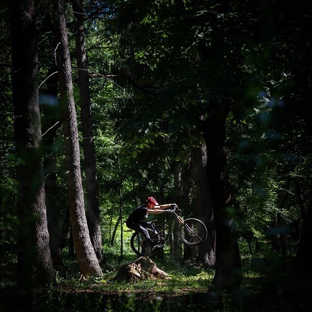 After few months, i'm back to photography life.
Thank's @andrea_maranelli for the good moments 🚴&zwj;♂️💪🏼🙏🤟🏼
.
.
.
.
.
#daymood #moodtime #biketrial #ridemtb #mtblovers #mtbphotos #instamtb #enduromtb #mtbpage #mtbtrial #mtblover #sickseries #c