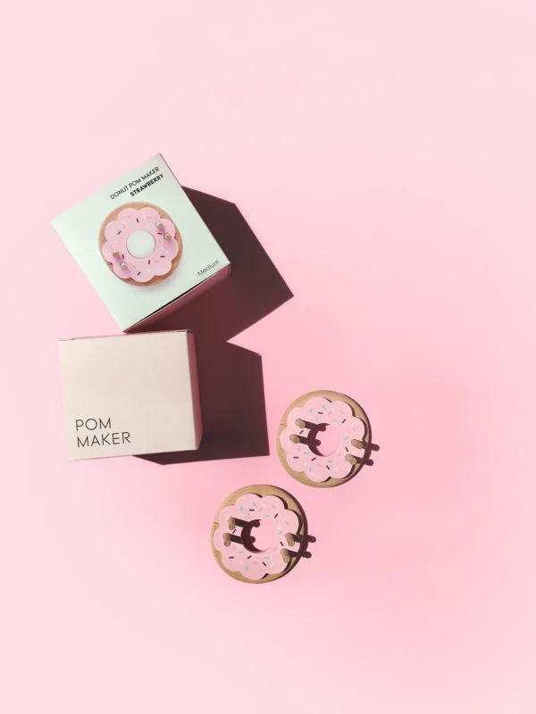 pom-maker-donut-new-box-strawberry-1-600x800.jpg