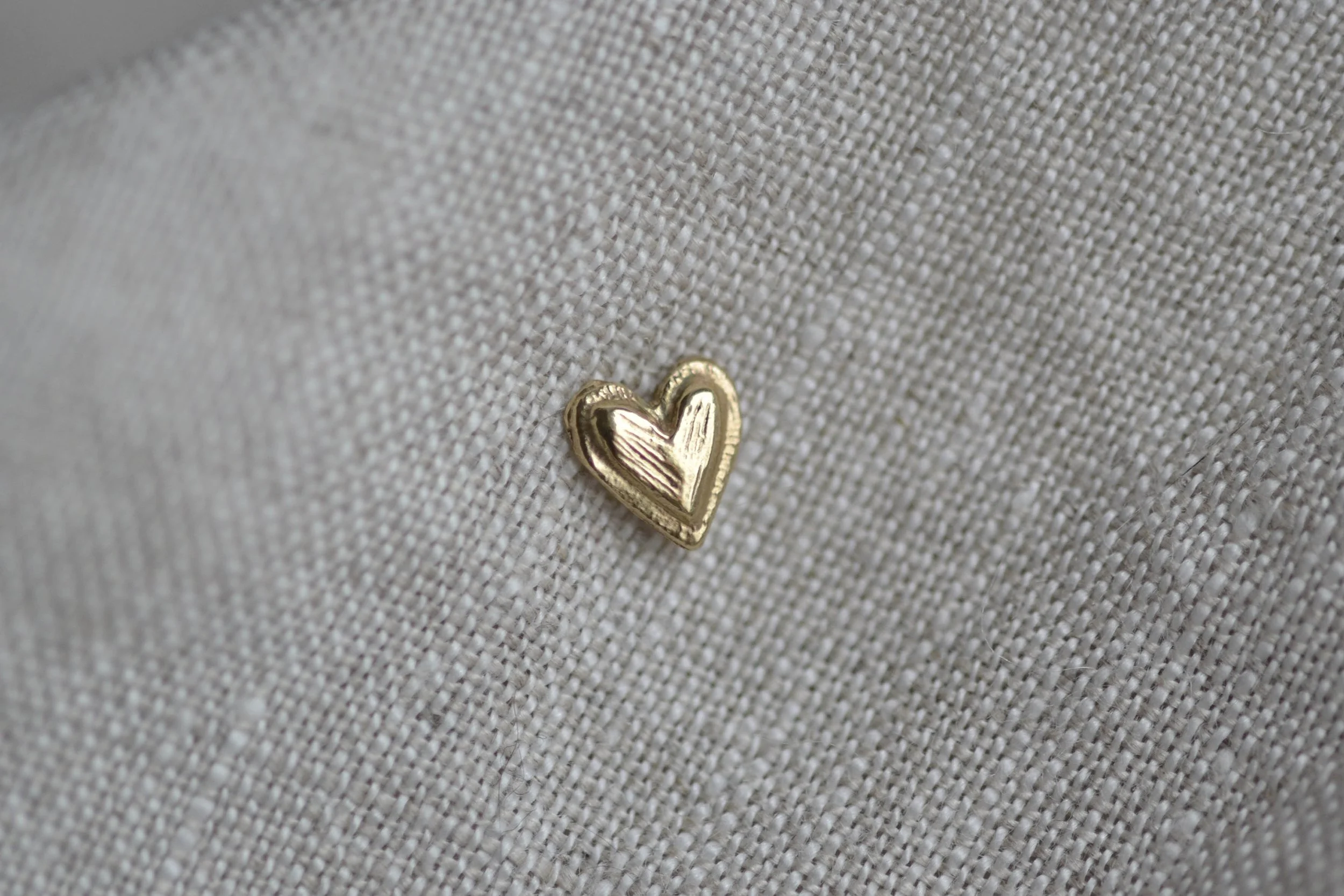 single textured heart earring