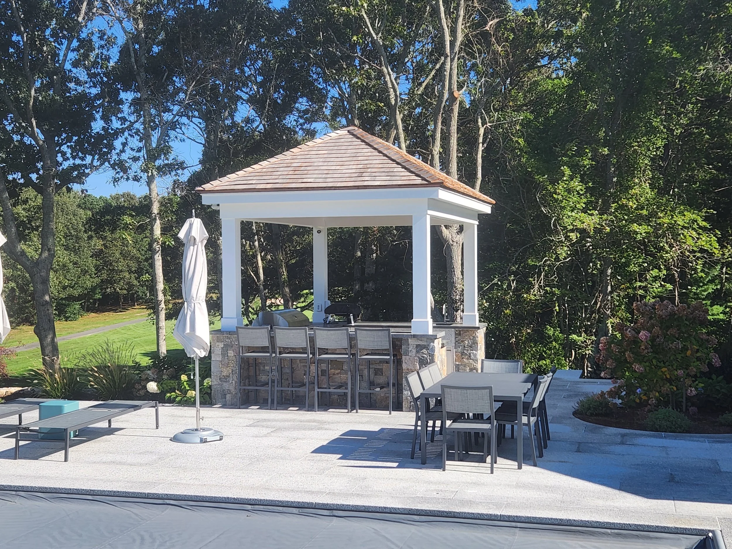 Outdoor Kitchen