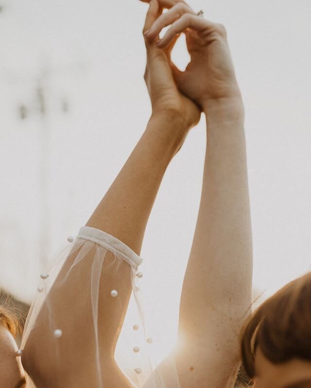Hands... they can be used to hurt or to bring peace. Promoting peace + movement in the right direction is not over. keep pushing, Raleigh - keep pushing, world. //
&bull;
&bull;
Thank you @lauren.e.rader for the beautiful photo that meant so much bef