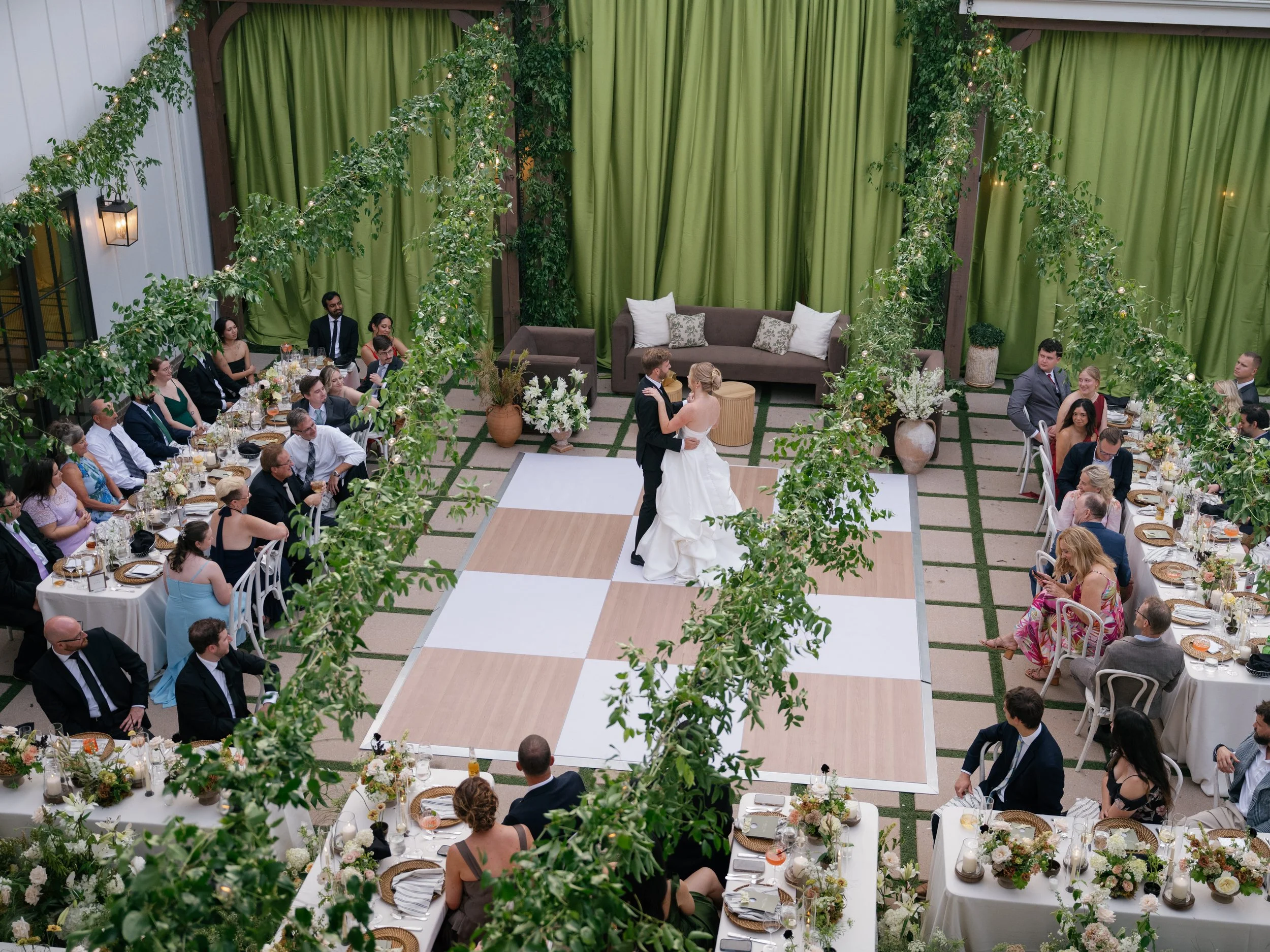 REFINED GARDEN MEETS ORGANIC TIMELESS