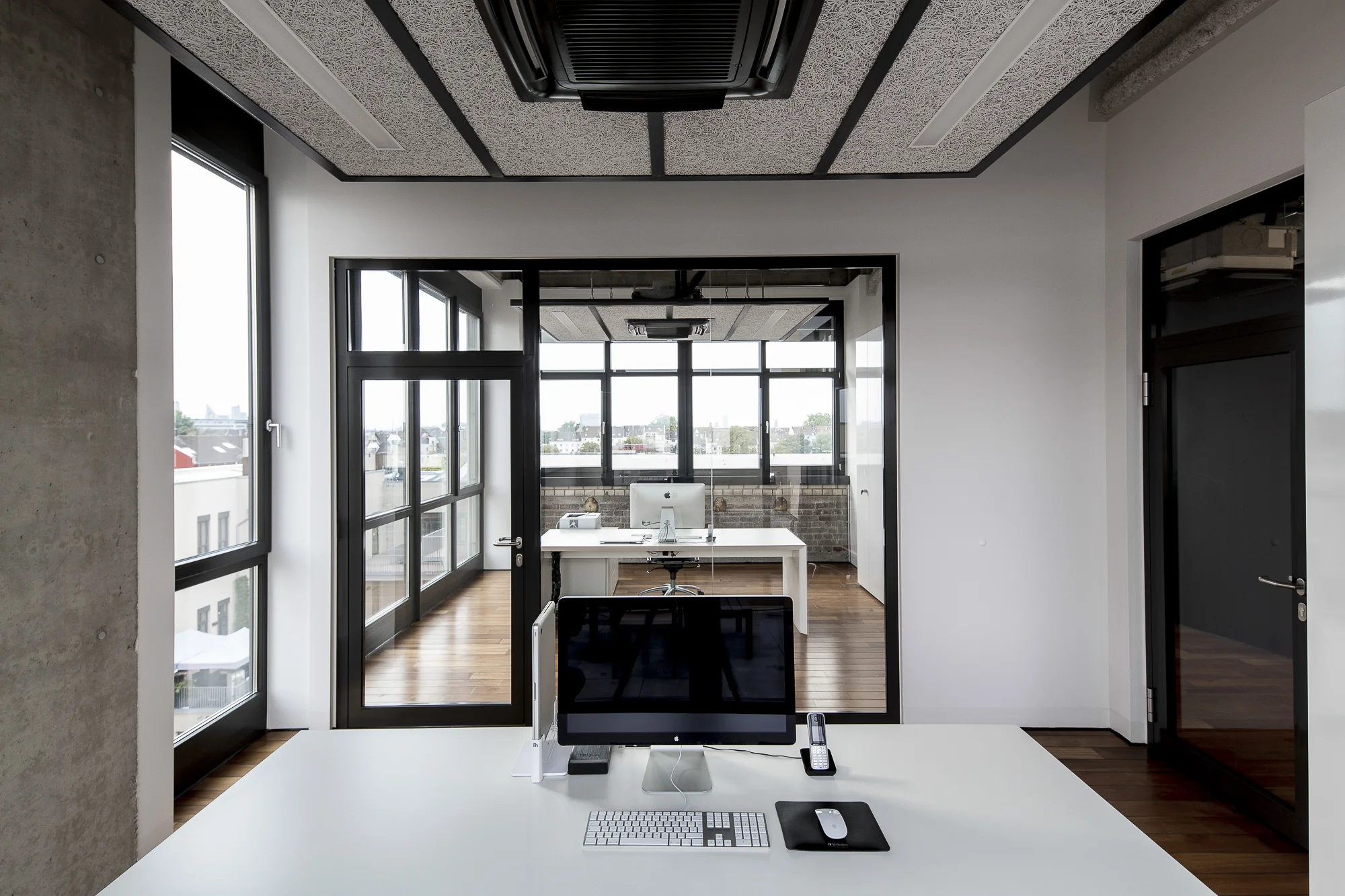 872_piratas_office_131.jpg