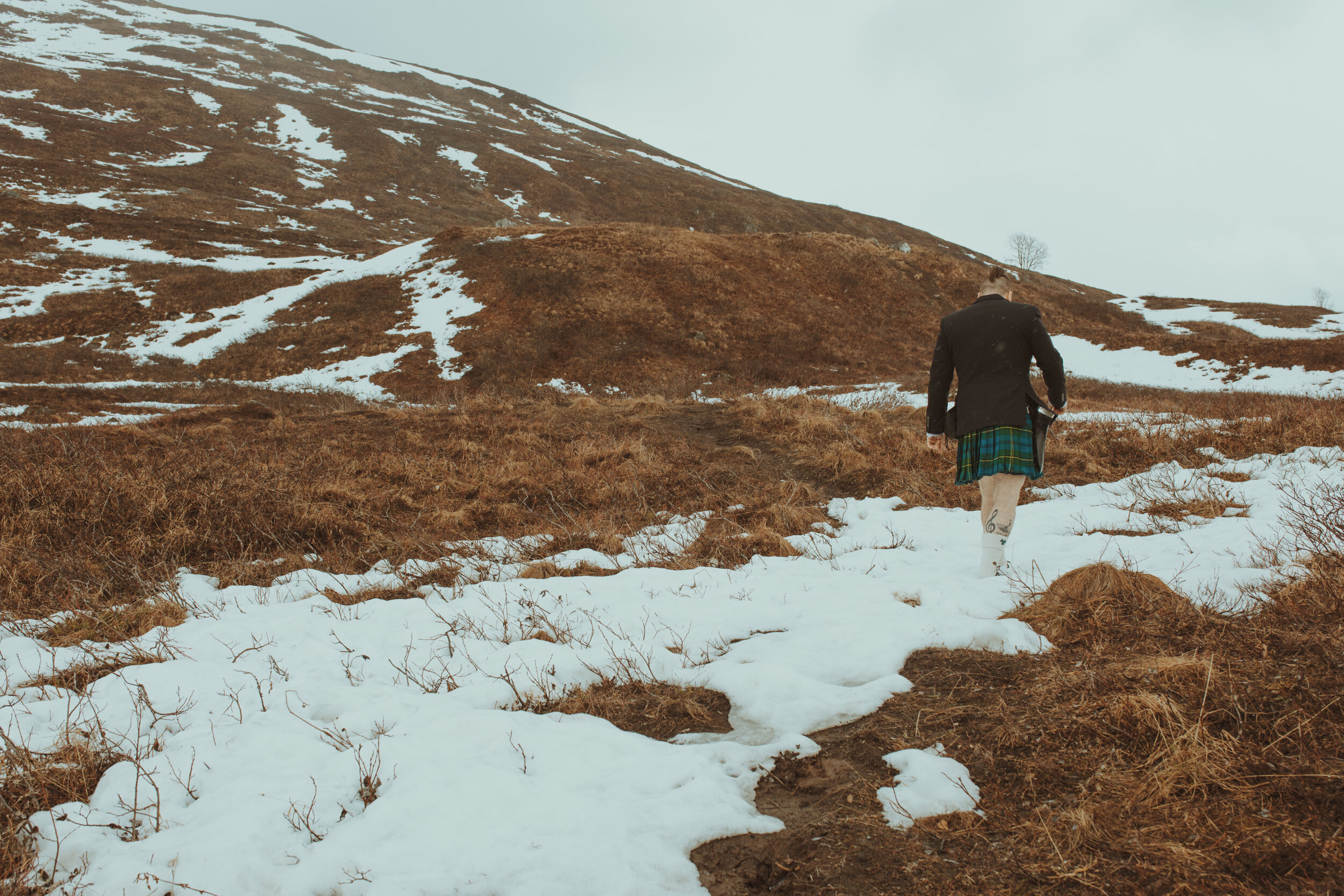 Hatchers_Pass_Alaska_Spring_Elopement_BareBonesCo