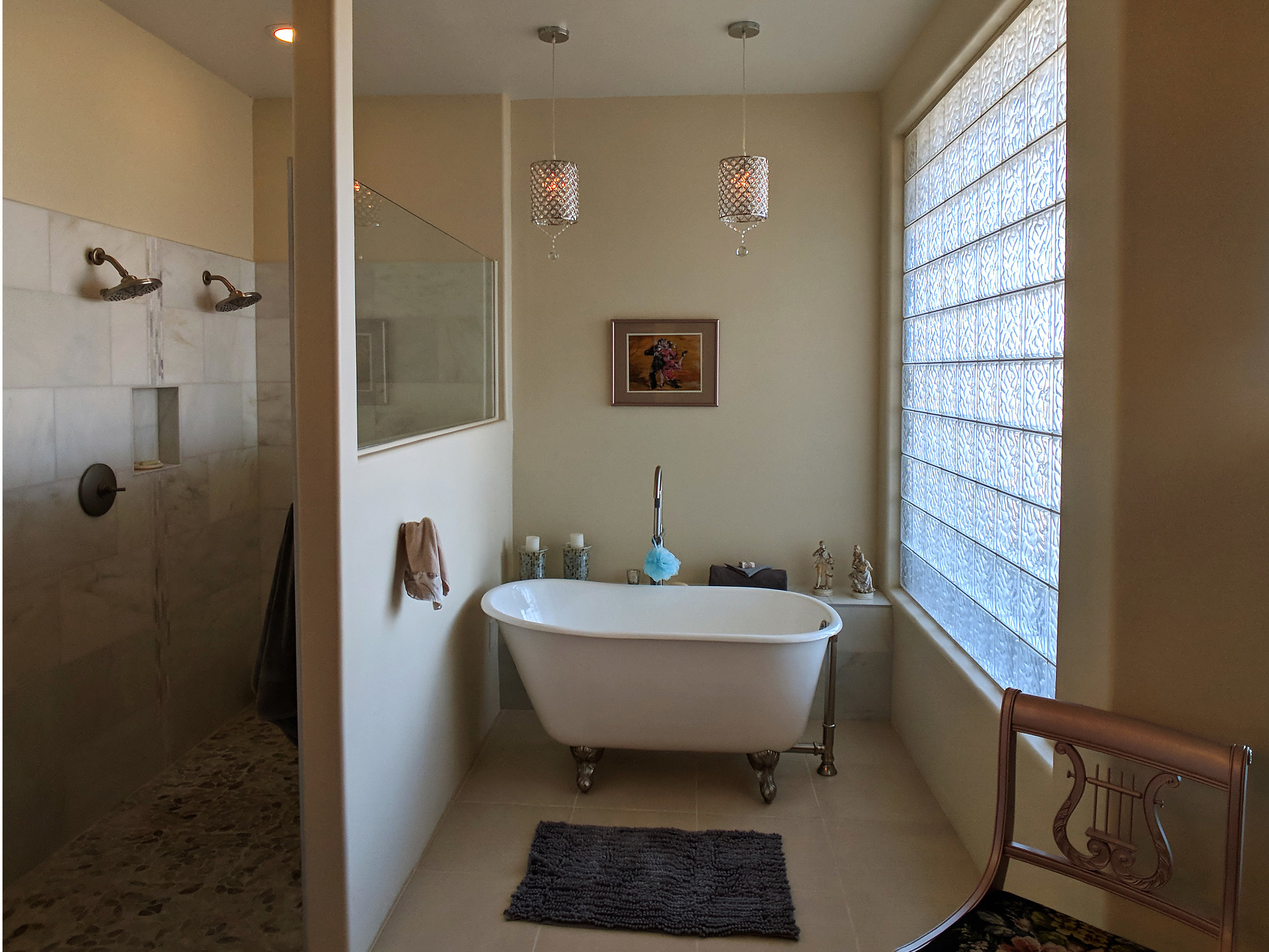 holland-bathroom-clawfoot-tub.jpg