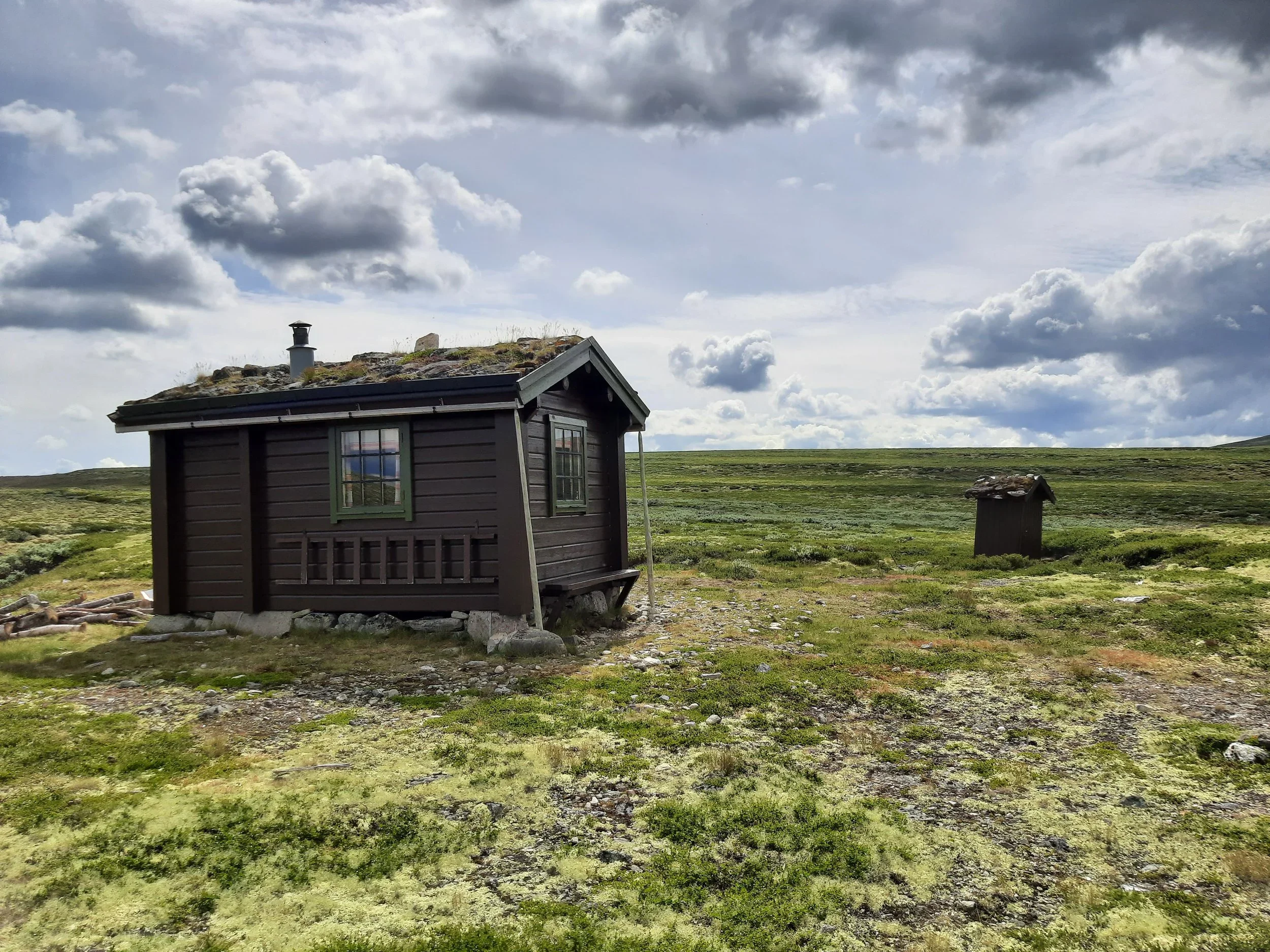 Tvergjeldbua reservert fram til 1.sept