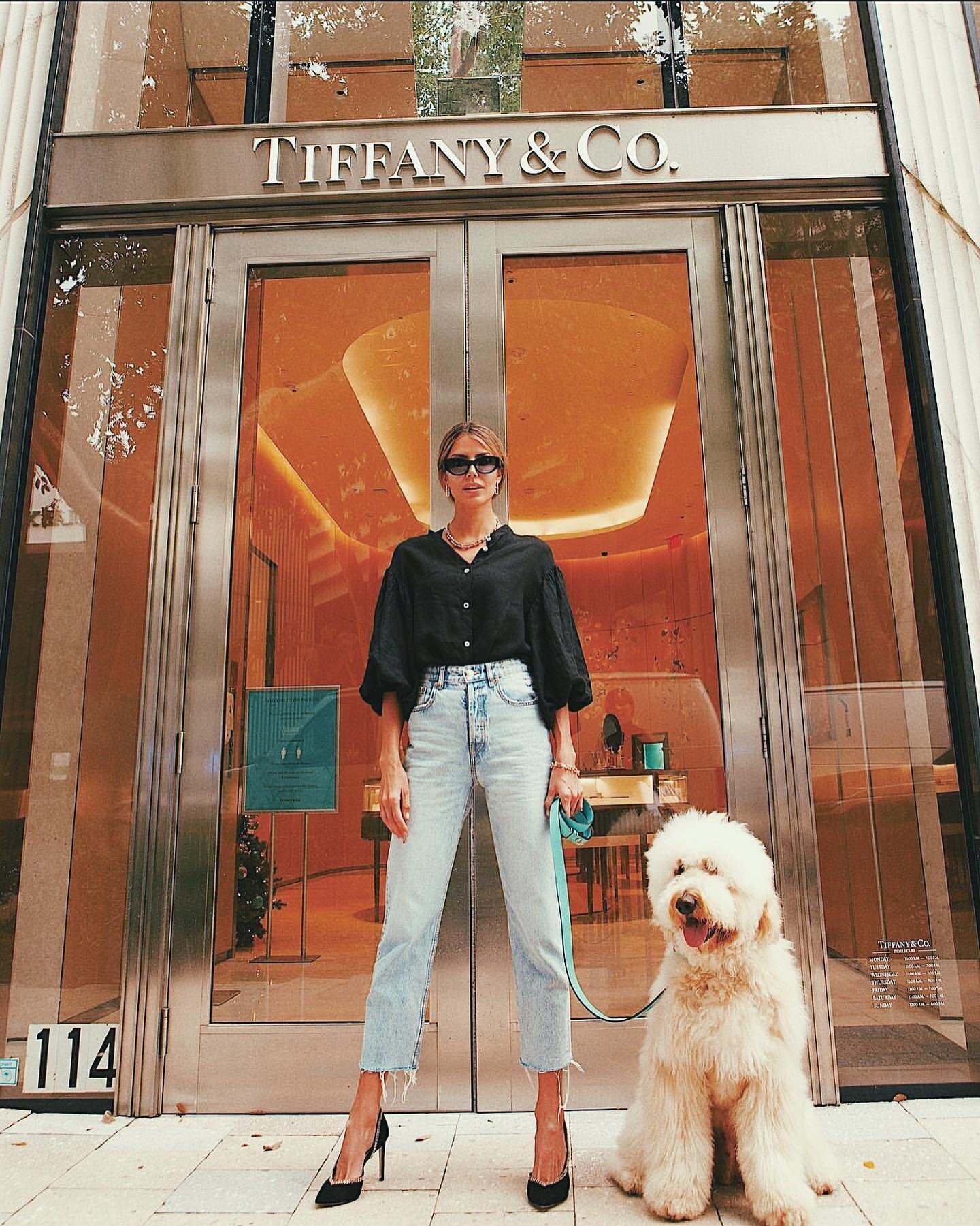 Not much we love more than dogs and Tiffany 🐶 Check out #tiffanypartner @marthagraeff &rsquo;s favorite picks from&nbsp;@tiffanyandco&nbsp;❤️&nbsp;

Nada inspira m&aacute;s amor que perritos y Tiffany 🐶 Te invitamos a visitar la selecci&oacute;n de