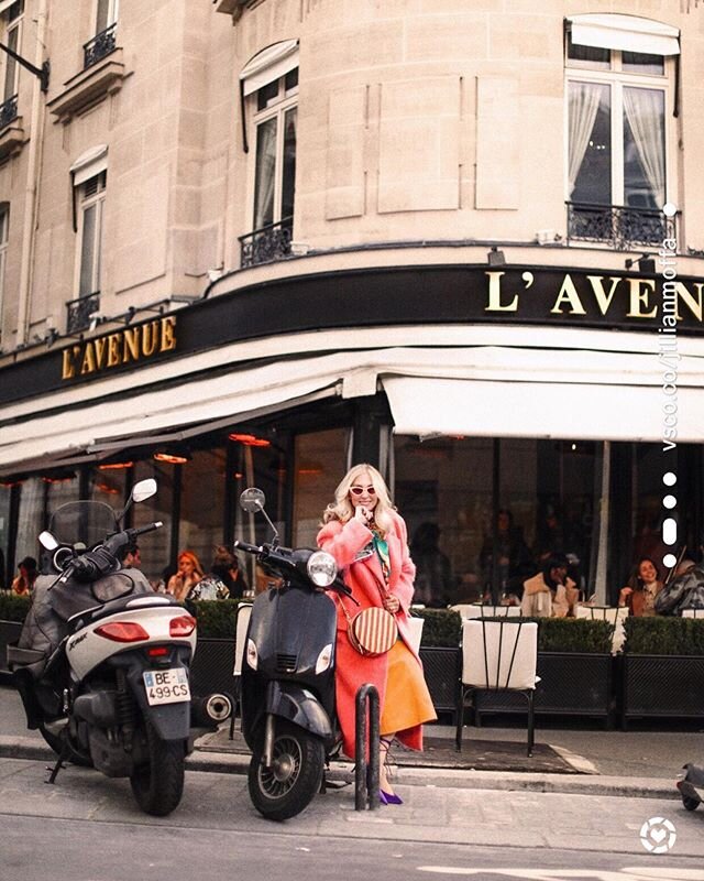 Paris state of mind. #lavenue #lavenuerestaurant #pfw #happyinparis
.
.
.
.
.
#thejoyofj
#thejoyofjlife 
#hautecouture 
#newyorkerinparis
#parisienne
#parisiennestyle
#parisstyle 
#parisfashion 
#parisianstyle 
#pfw2020
#parisfashionweek 
#parisfranc