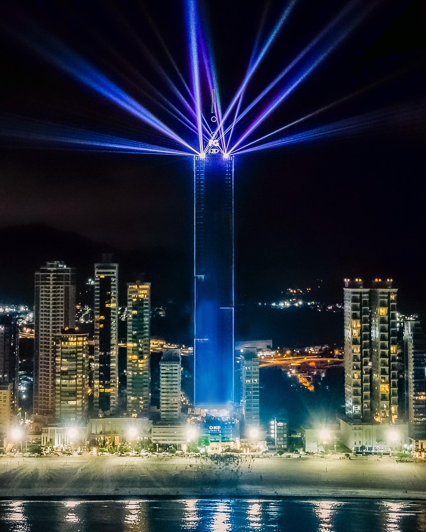 ONE TOWER - O MAIOR RESIDENCIAL DA AMÉRICA LATINA 