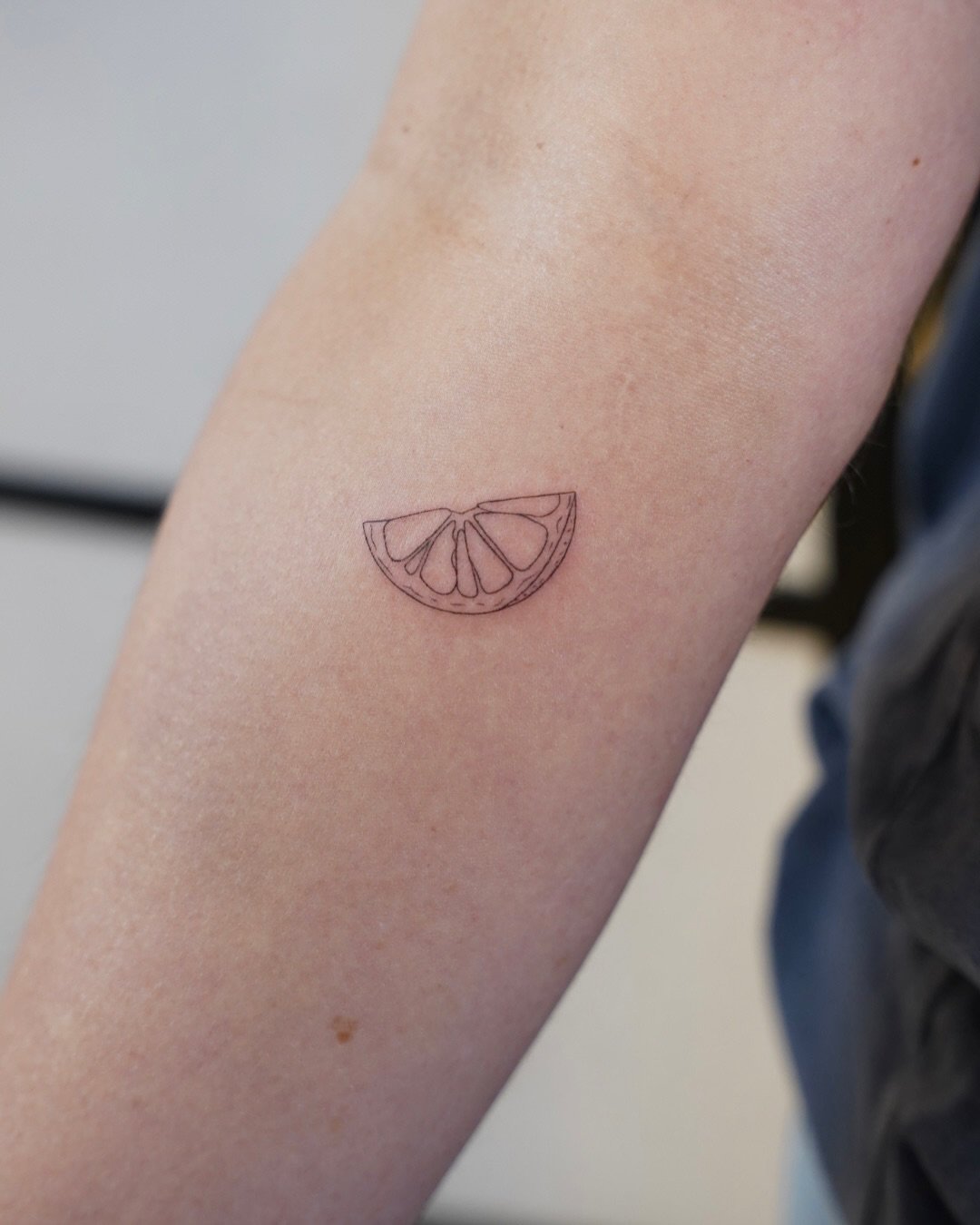 ink therapy ✨ 

recents at the studio by @malorie.ink 

.

.

.

#finelinetattoo #tinytattoo #microtattoo #tattooinspo #singleneedletattoo #scripttattoo #stickersleeve #siouxfalls #downtownsiouxfalls