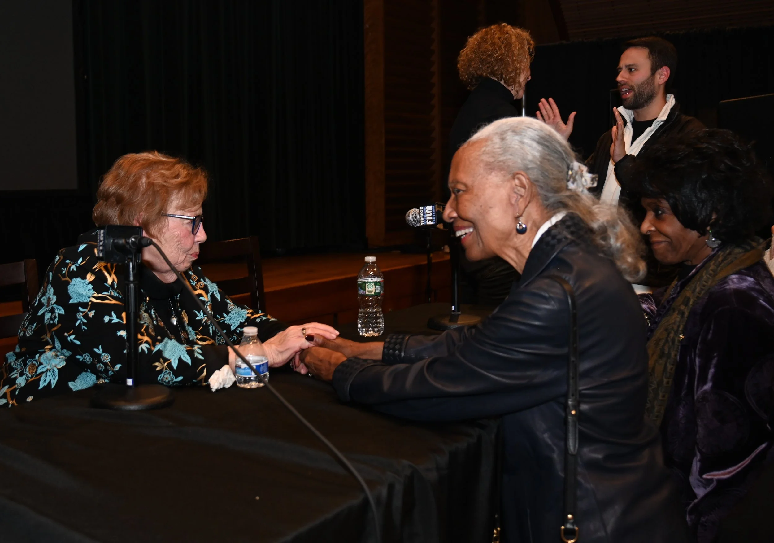 DSC_2136 Loretta and Theodora.JPG