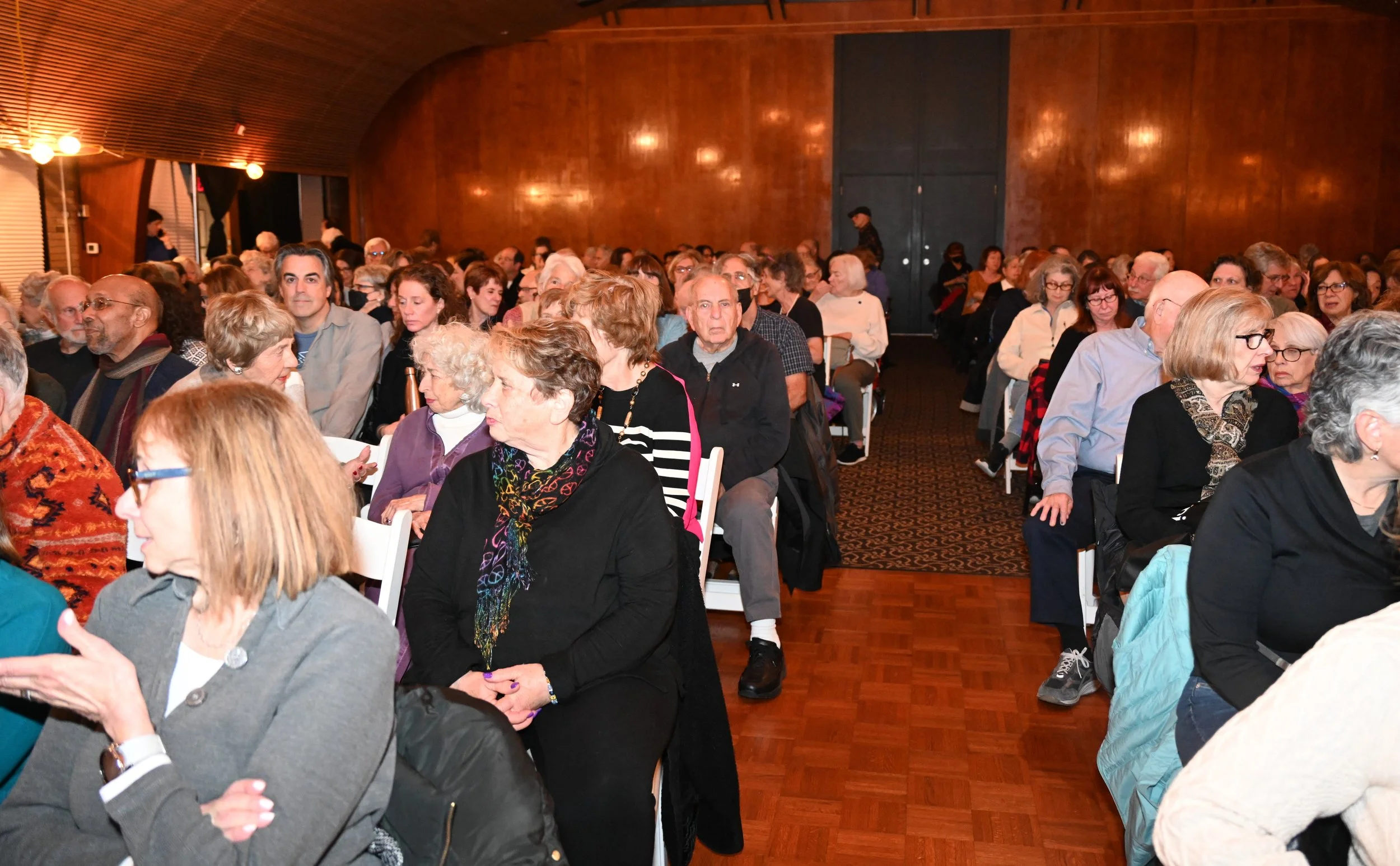 DSC_1860 Audience.JPG