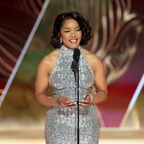 Angela Bassett Makes History Winning a Golden Globe For 'Black Panther ...