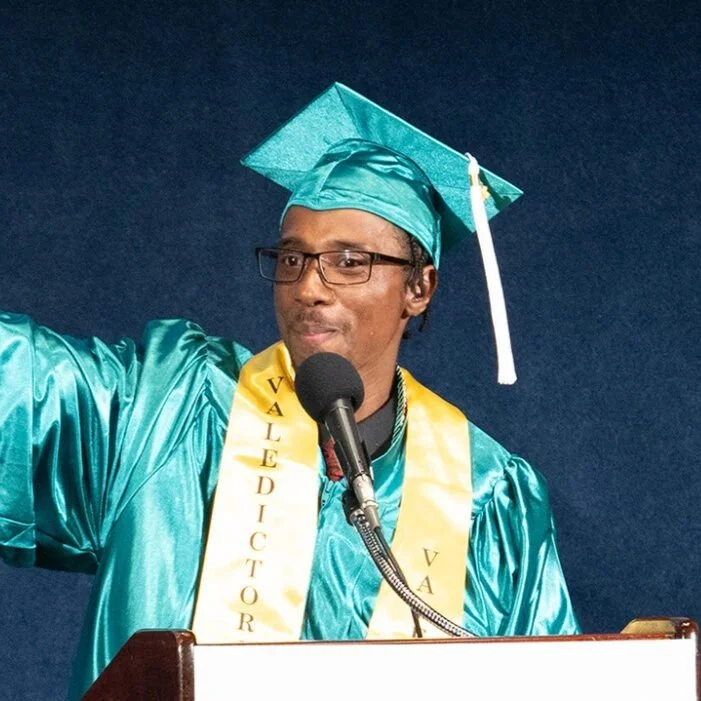 Michael Jeffery Graduates High School as Valedictorian After Living in a Tent For 2 Years