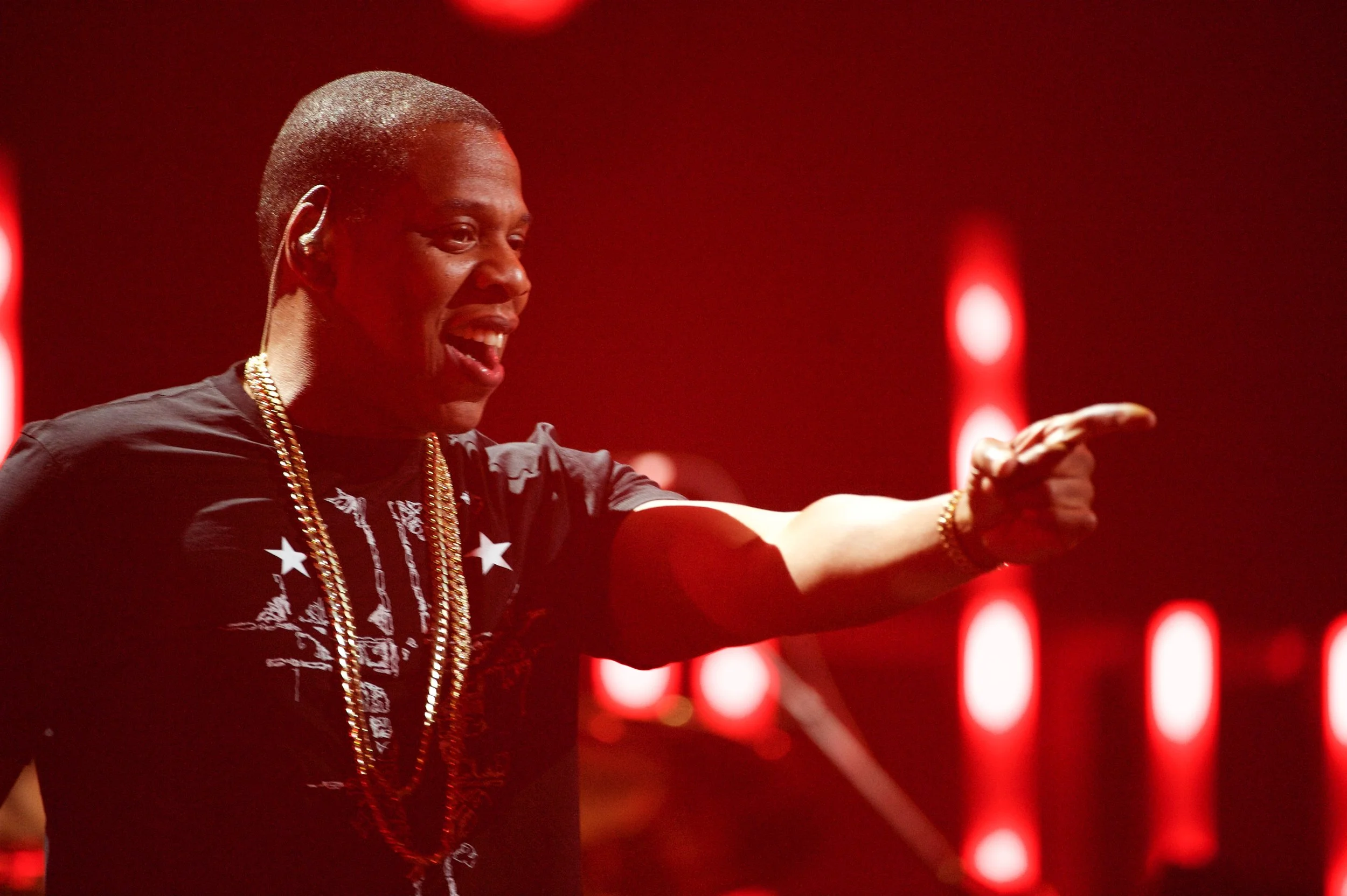 Jay-Z Bids for Caesars Palace in New York City