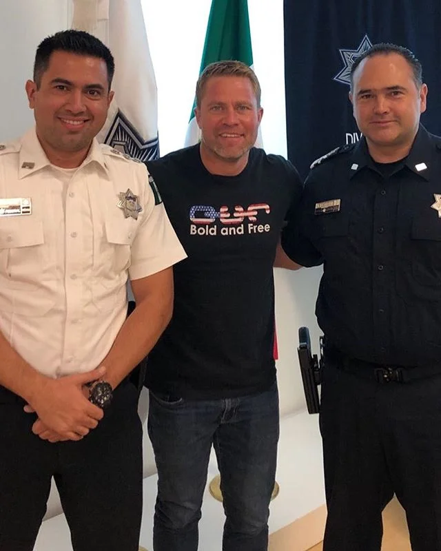 Making plans with the top brass of Mexican Federal Police. Comisario General Victor Hugo Enriquez and his chief of staff, Marco Vargas. Amazing men. Honored to be working them them. Big things coming!!!!🇲🇽🇺🇸🇲🇽🇺🇸🇲🇽🇺🇸🇲🇽🇺🇸