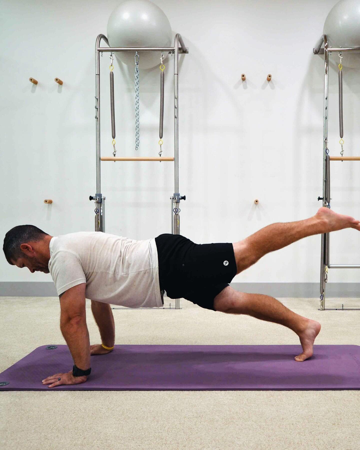 Day ?? (Lost count): Leg Pull Front &amp; Leg Pull Back 💪🏽

#workthatcoreyall 
#corepilateshhi 
#pilateshiltonhead 
#pilateshiltonheadisland 
#pilateshhi 
#hiltonheadpilates