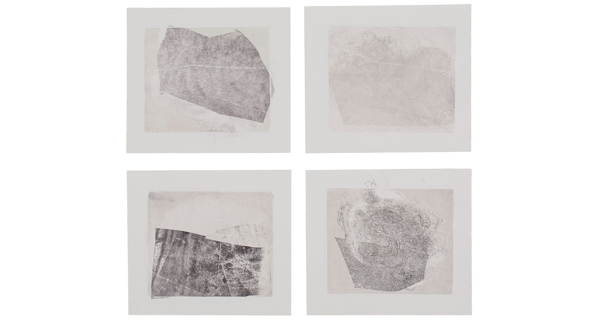   Sem Título, 2016. Monotipia. 15 x 13,5 cm | 31,5 x 28,5 cm (Conj.&nbsp;de 4 imgs.)    Untitled, 2016. Monotype 15 x 13,5 cm | 31,5 x 28,5 cm (Set of 4 imgs.)  