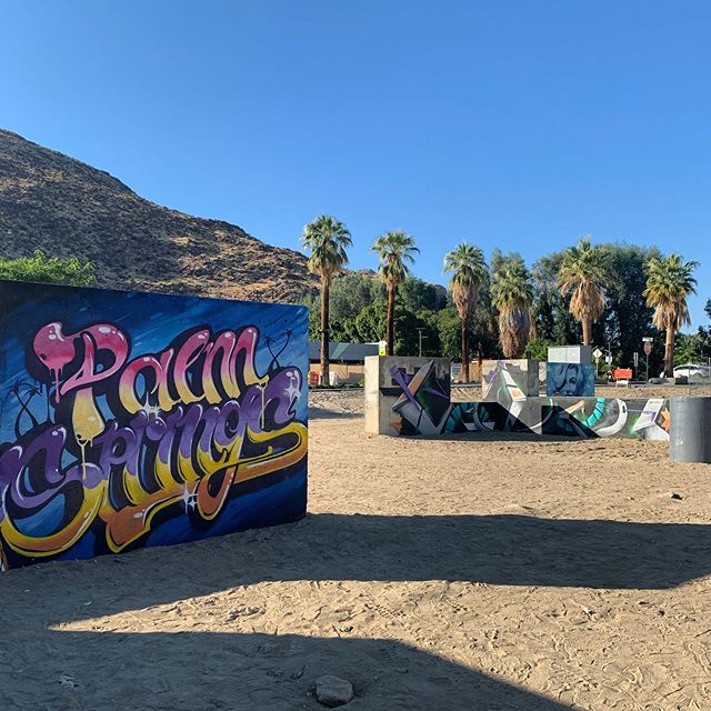 Desert art in Downtown Palm Springs 🌴🌴🌴🌴🌴
&middot;
&middot;
&middot;
&middot;
&middot;
&middot;
#theperiplochapter
_____________________
#visitpalmsprings #downtownpalmsprings #palmsprings #desertart #graffiti #streetart #inthedesert #roadtrip #