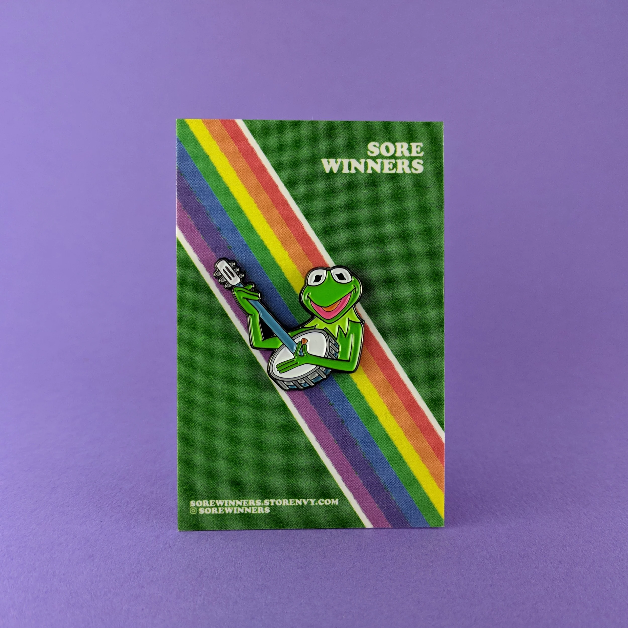 kermit-lapel-pin-banjo-muppets-frog