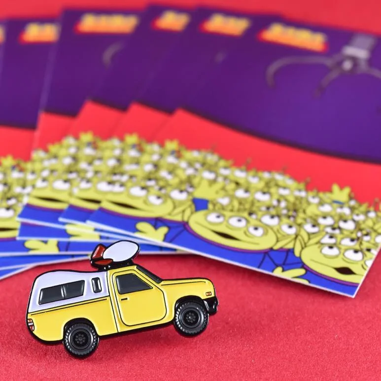 pizza-planet-truck-aliens-claw-toy-little-green-men