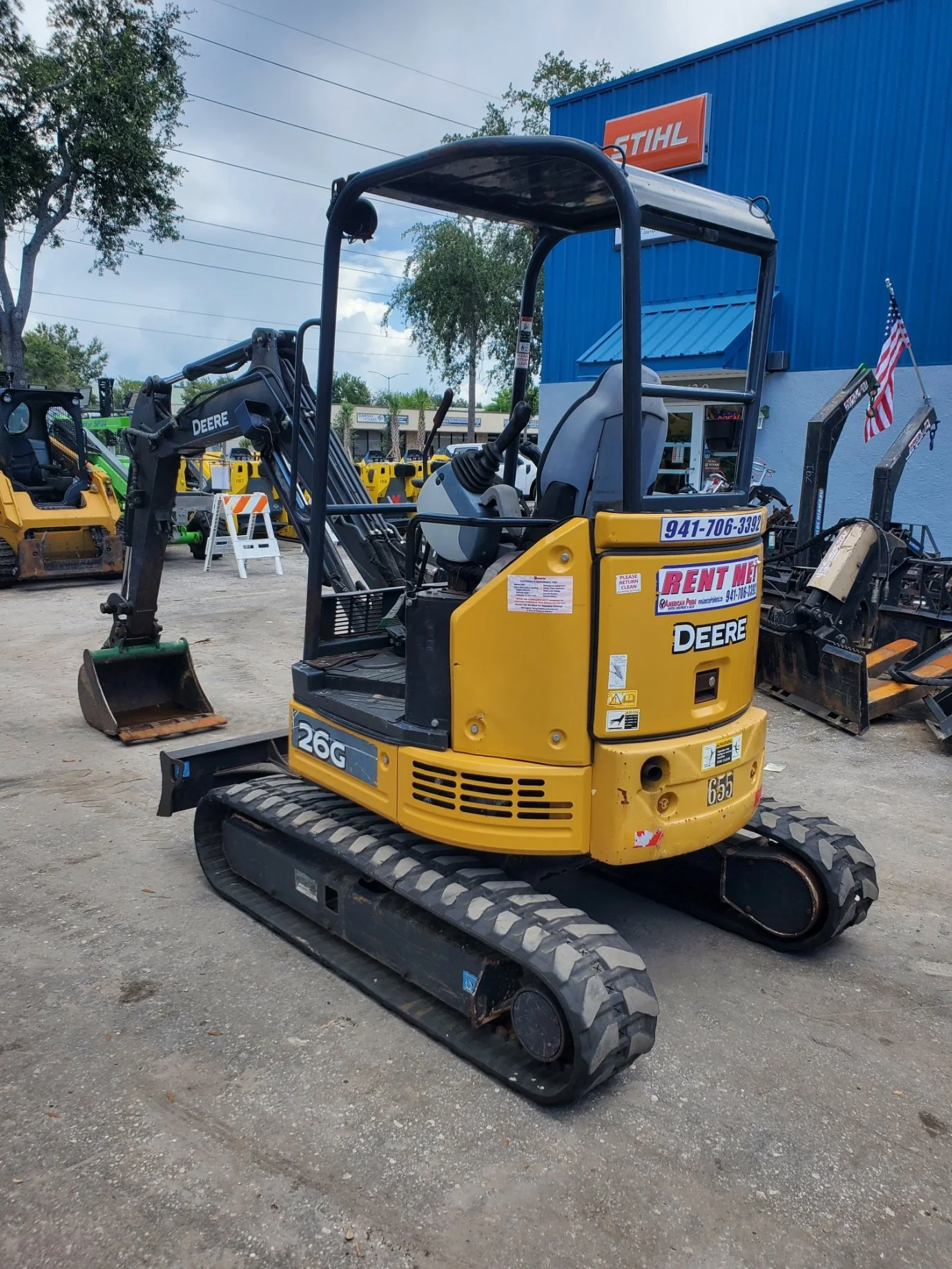 American Pride Rentals - Deere 26G 655 3.jpg