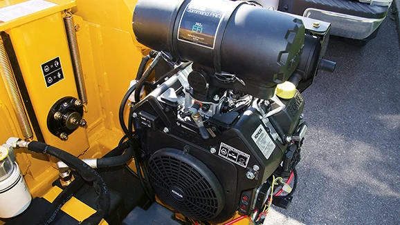 VERMEER-BC700-TRAILER-MOUNTED-GAS-POWERED-WOOD-CHIPPER5.jpg