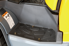 Easier entry and exit from an extra-wide step- 55% wider. The secure step with enlarged foot space enables greater comfort and less fatigue while entering and exiting the vehicle.