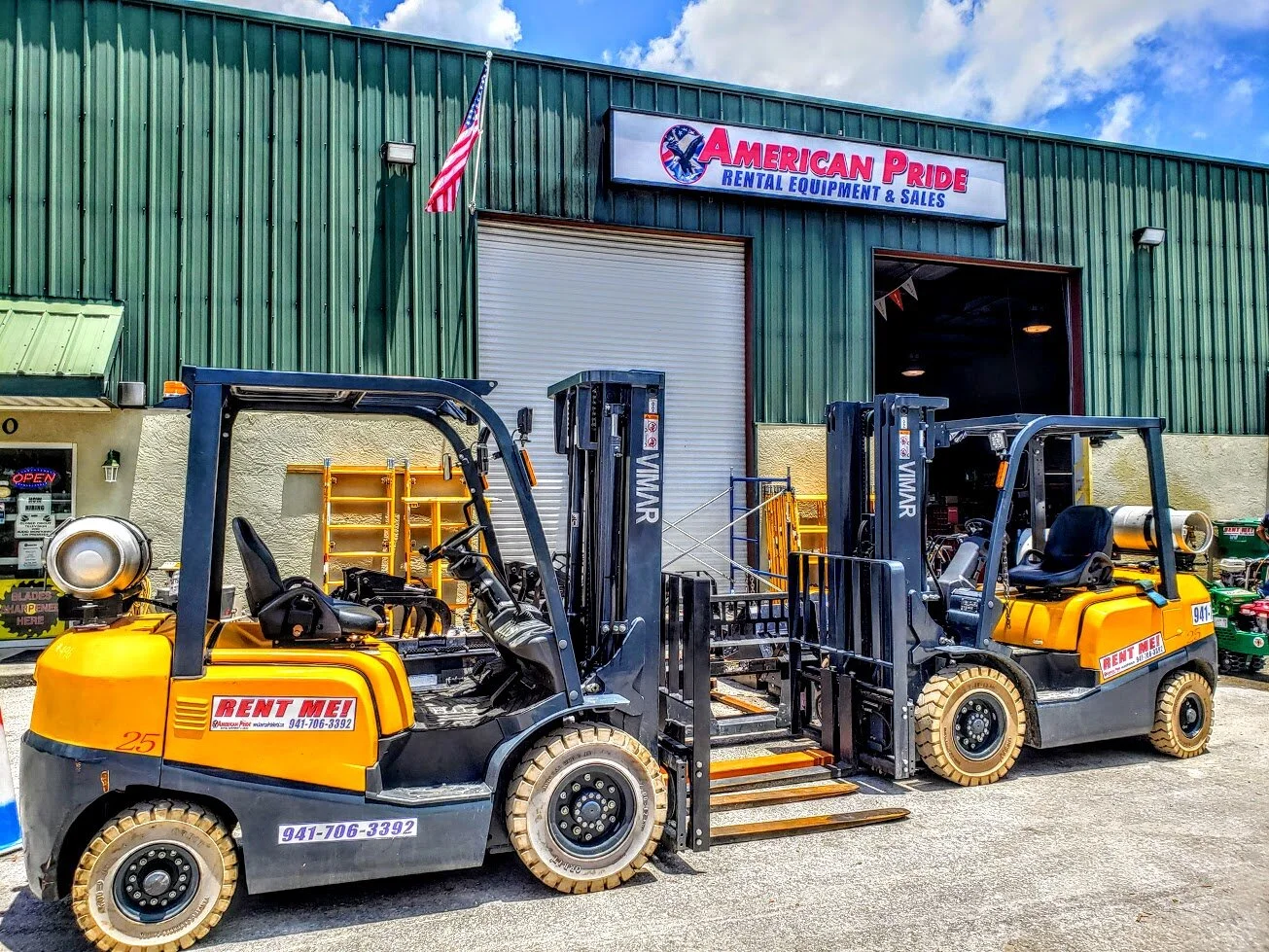 FORKLIFT STORE FACEBOOK.jpg