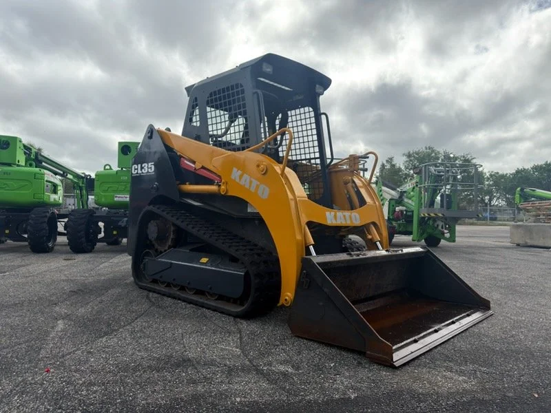 American Pride Rentals Kato CL35 817 9.jpg