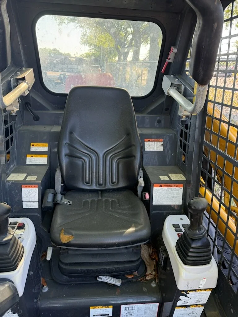 American Pride Rentals Kato CL35 817 2.jpg