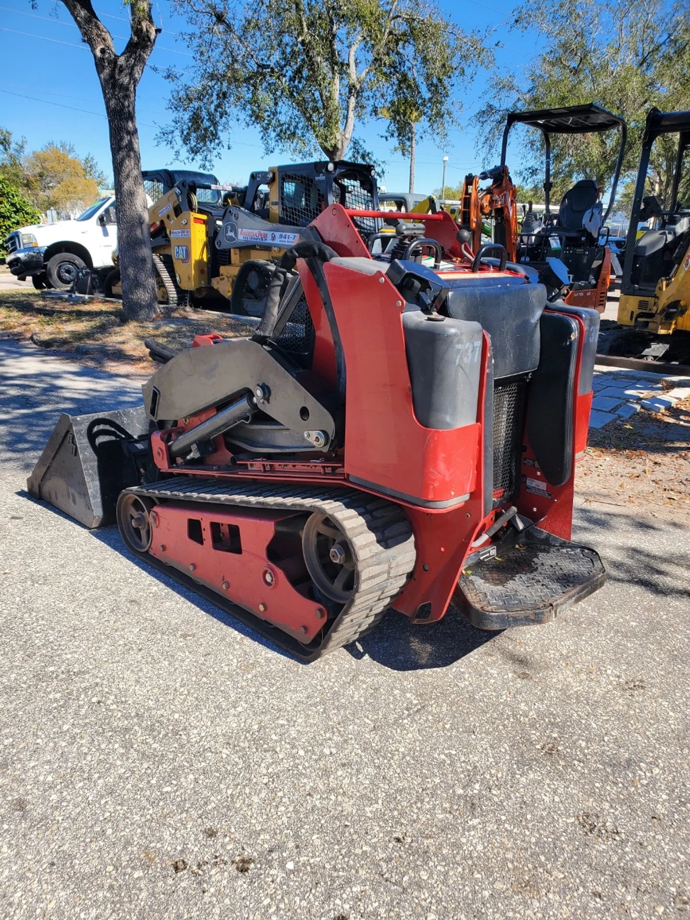 American Pride Rentals Toro Dingo TX1000XL 737 4.jpg