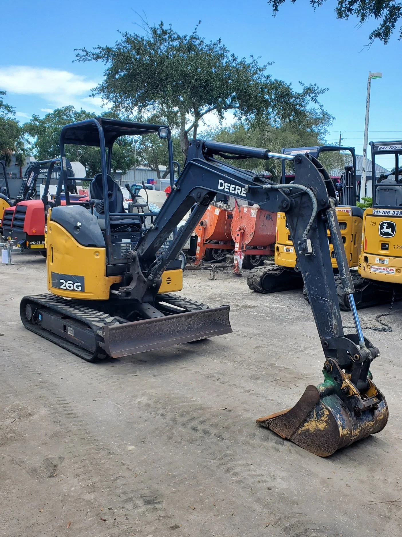 American Pride Rentals - Deere 26G 655 2.jpg