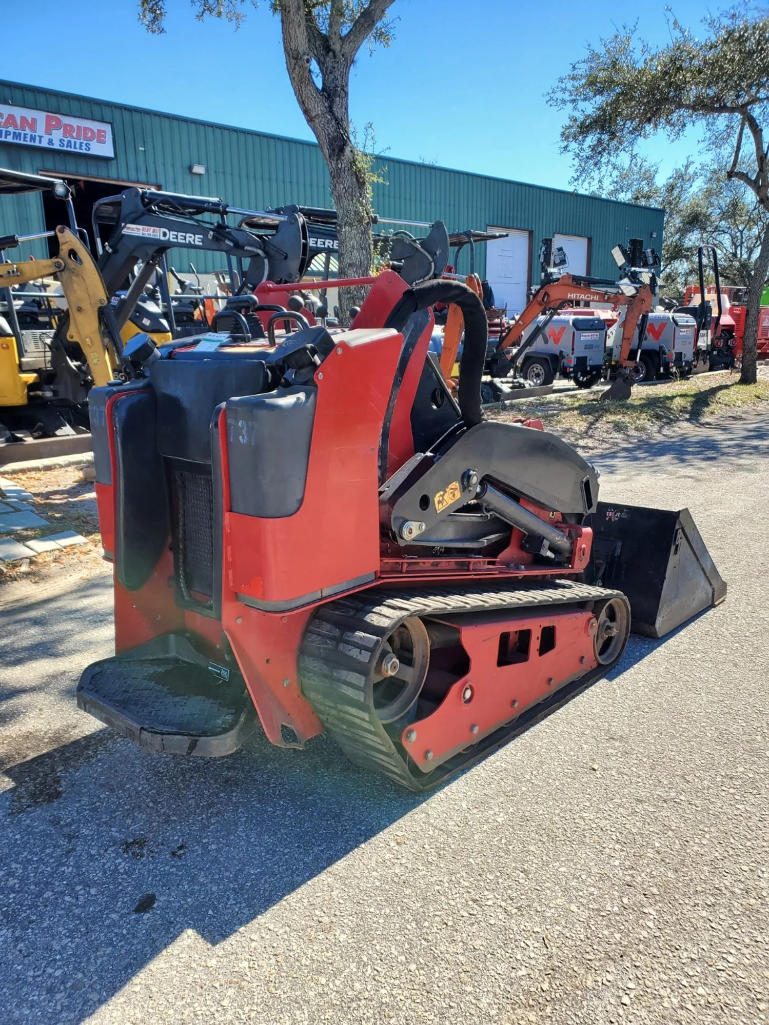 American Pride Rentals Toro Dingo TX1000XL 737 3.jpg