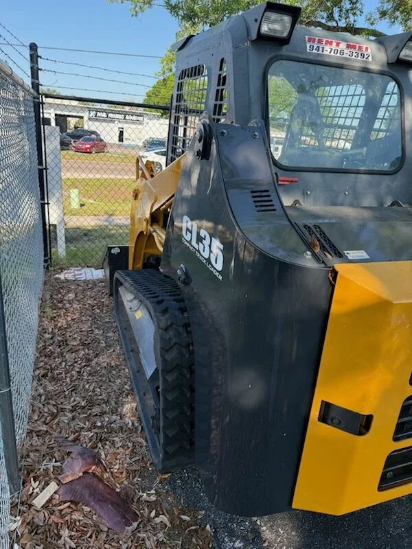 American Pride Rentals Kato CL35 817 6.jpg