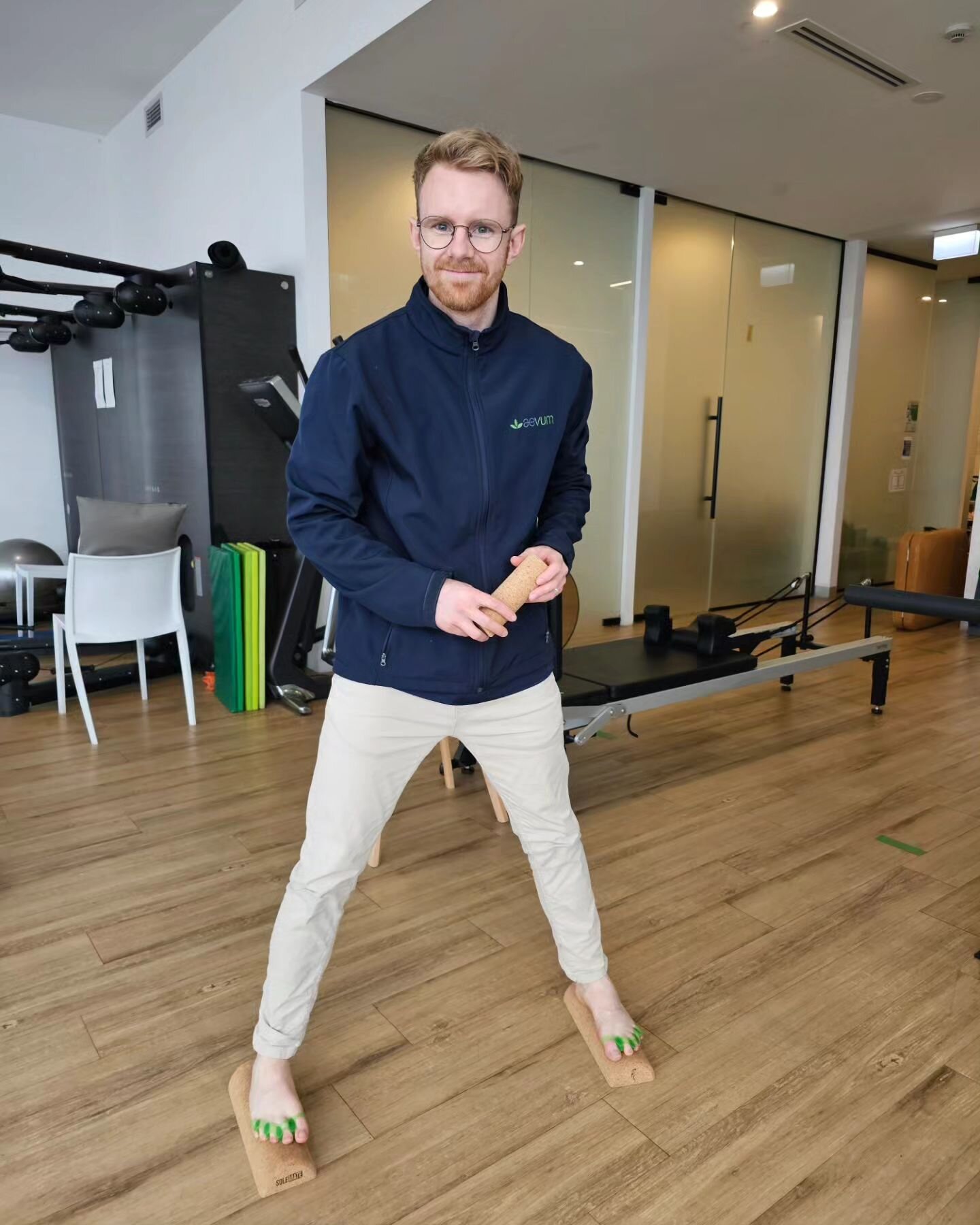 🦶 EXPERIENCING FOOT PAIN? 🦶

One of our physios, Joe, trialled out the wonderful SOLEMATE kit from @thefootcollective earlier 🙋🏼

Leonardo Da Vinci once claimed the 'human foot is a masterpiece of engineering and a work of art' 🧠

Doing exercise