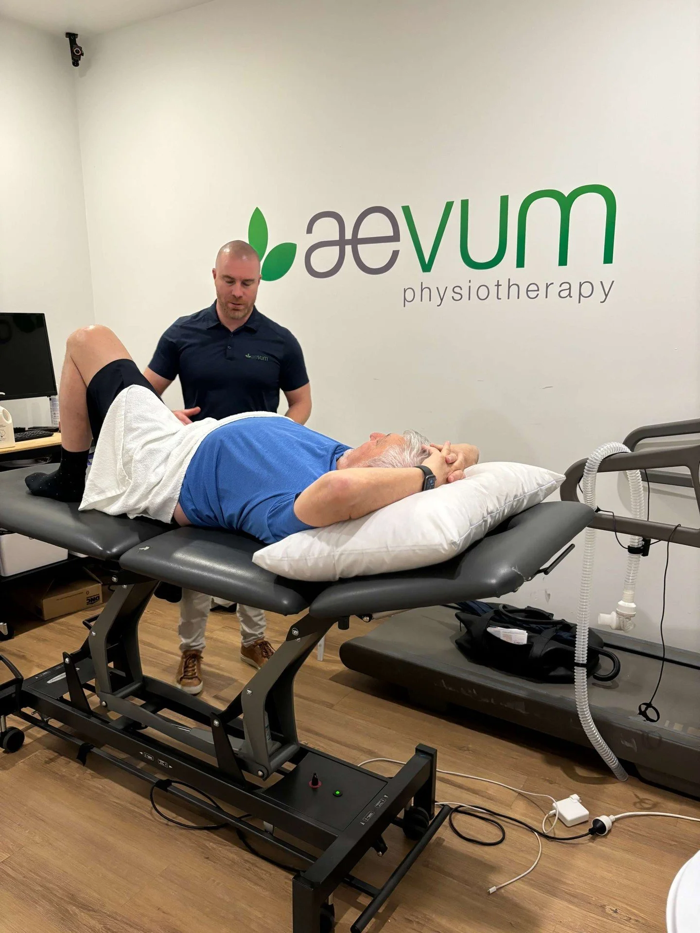 Running injuries are commonly tendon injuries. Overload through training volumes or biomechanics. They frequently (but not always) start gradually and get worse. Their insidious onset is usually a warning that they are at or beyond capacity. So what 