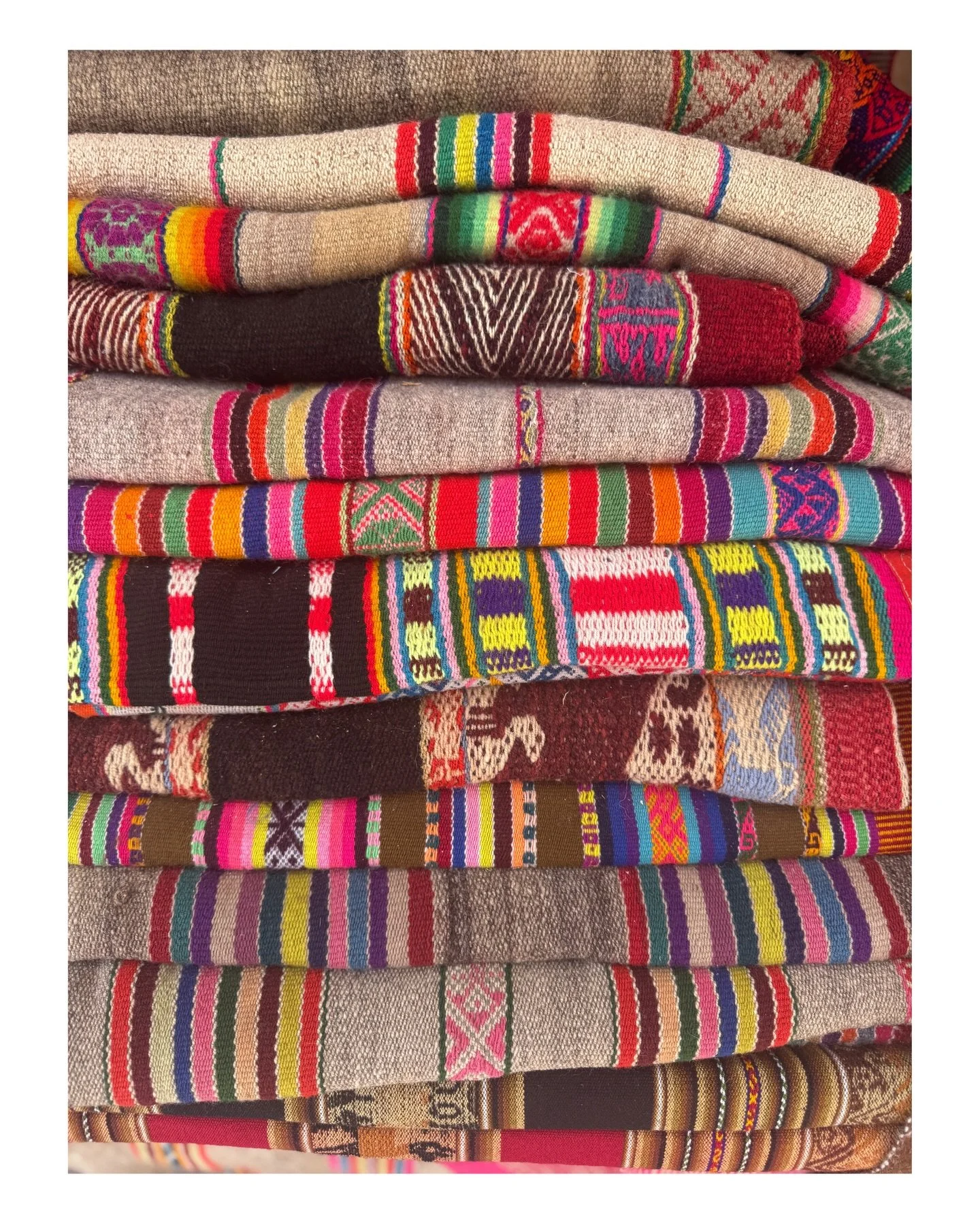 A great full day of climbing the ruins of Pisac and Ollantaytambo and also exploring the colorful markets&hellip; the weavings to me were so insanely beautiful, I could have easily spent days photographing and  just being inspired by them. ❣️