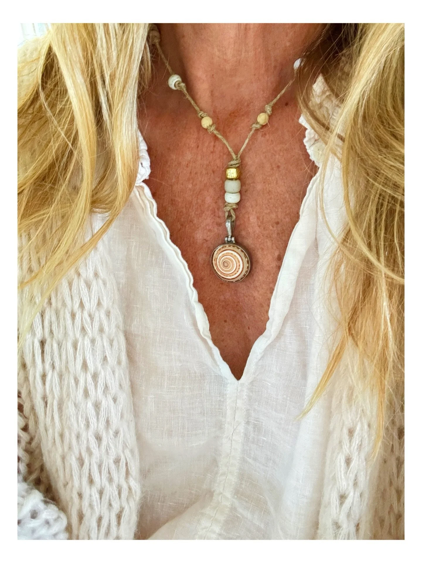 A little bit of summer feel in our winter&hellip;. ❣️ &hellip; this necklace was a fun one to make &hellip;✨✨✨☀️

.

.

.

.

.

#shelljewelry #bohochic #oceanjewelry #capecod #islandlife