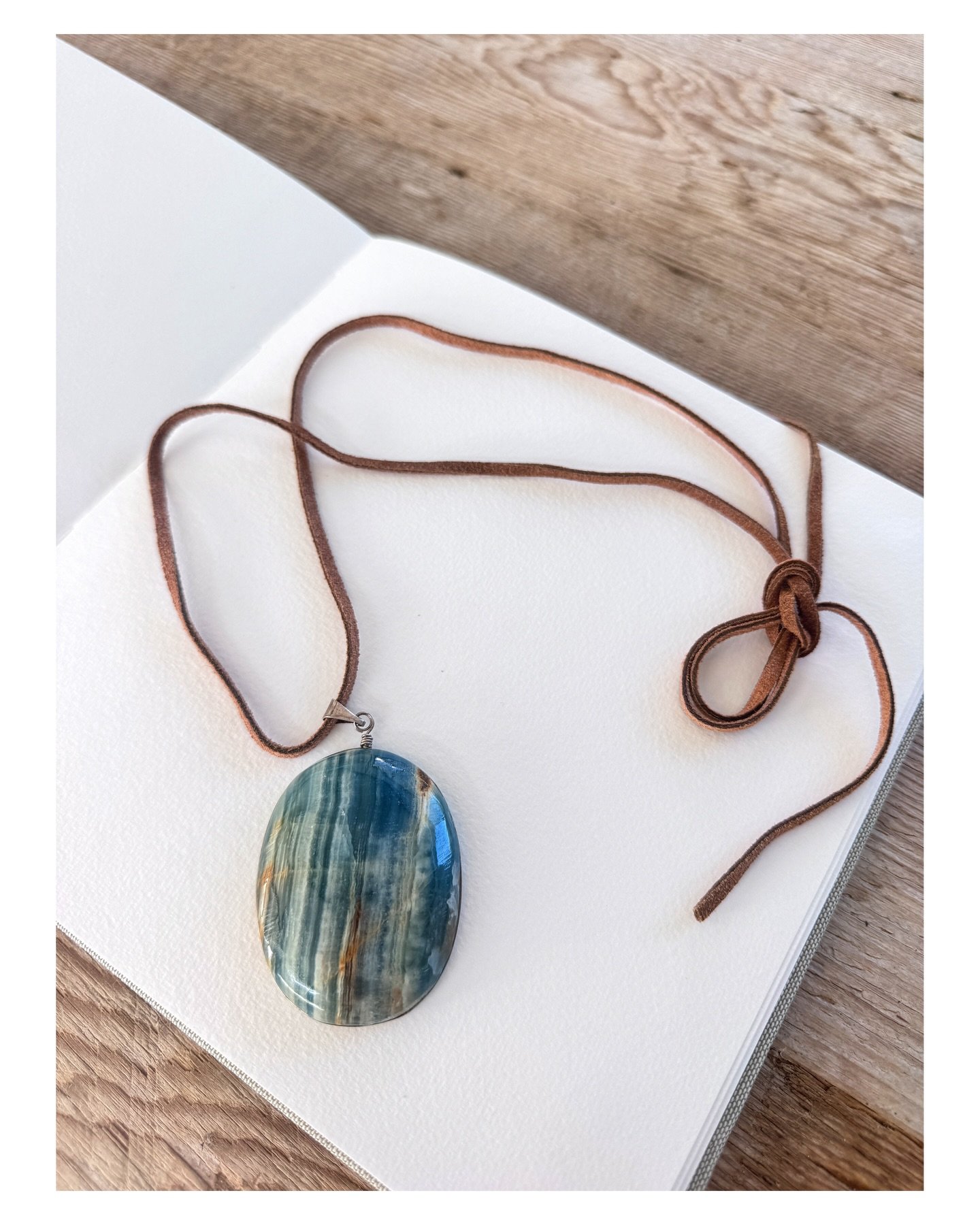 ✨
diving under ✨ sandy coastline ✨ holiday spirit ✨ out on the islands ✨ inspiration ✨ gratitude for the moment ✨ a blue sky day ✨ passport and watercolors in hand ✨ paul theroux books tucked under our arms ✨ walking barefoot home ✨ fresh grilled fis