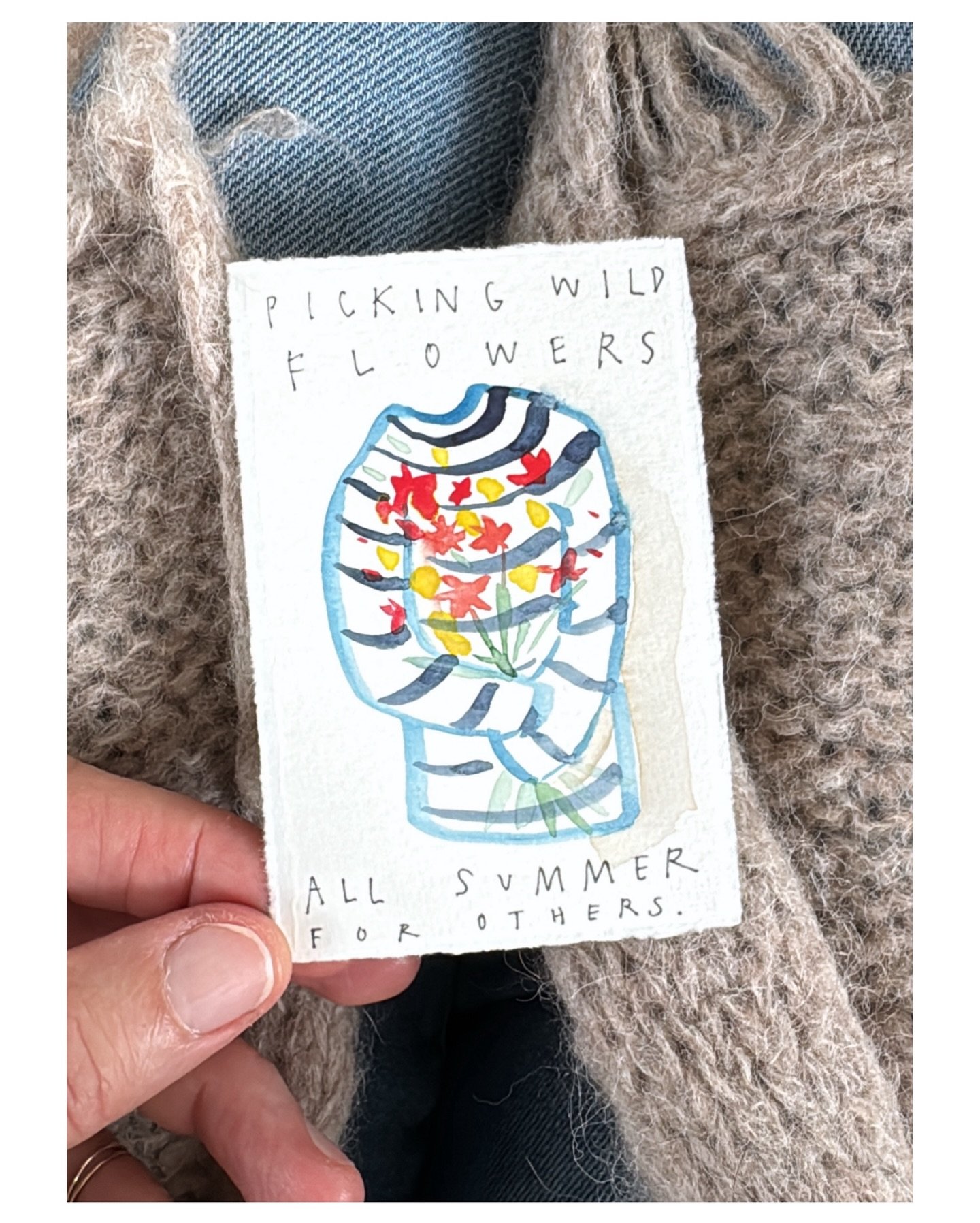 Speaking of flowers, yesterday I shared a little about my dear friend Heather @flowersonfridaybyheather - a soul who has such a gift with flowers. Someone who not only makes bouquets look like they just came out of a stunning wildflower field but als