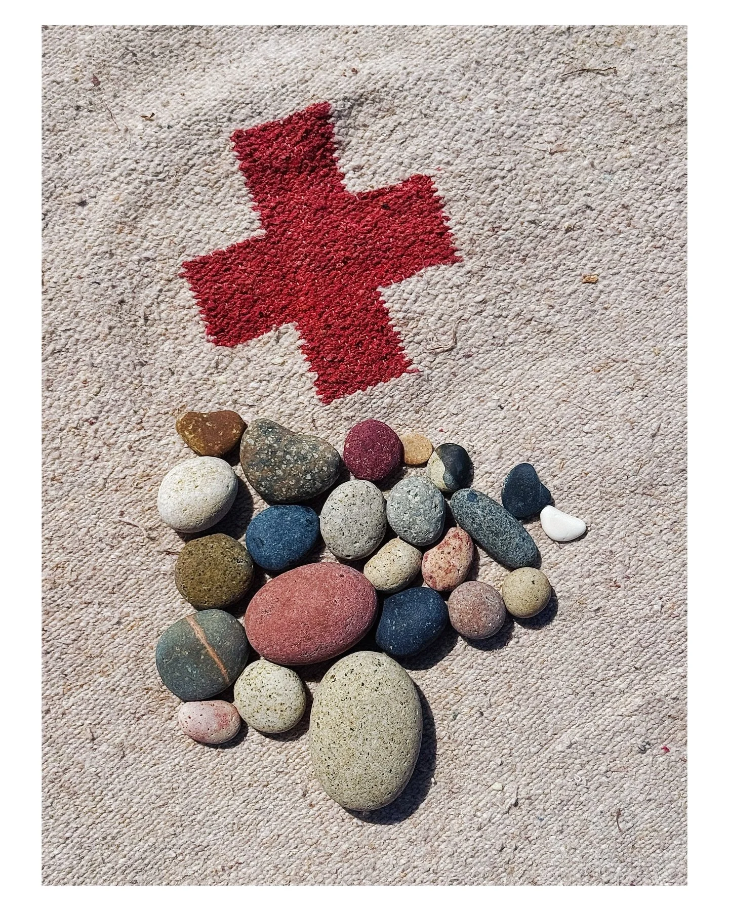 The stones on the beaches here are so so beautiful&hellip; the colors and shapes are just extraordinary. ❣️