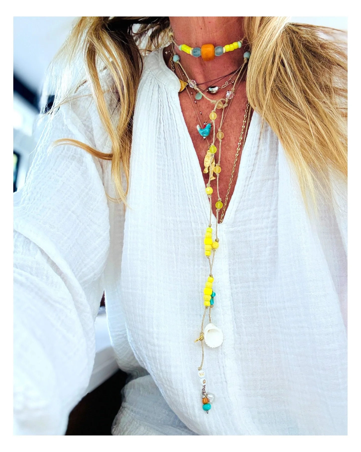 Just feeling ☀️S U N S H I N E☀️ blue skies + spirituality of the desert in New Mexico ✨ the WILD of Georgia O&rsquo;Keefe ✨burnt orange of a bead from Morocco ✨ shades of sun-kissed skies over friends deep in conversations that light the heart ✨ my 