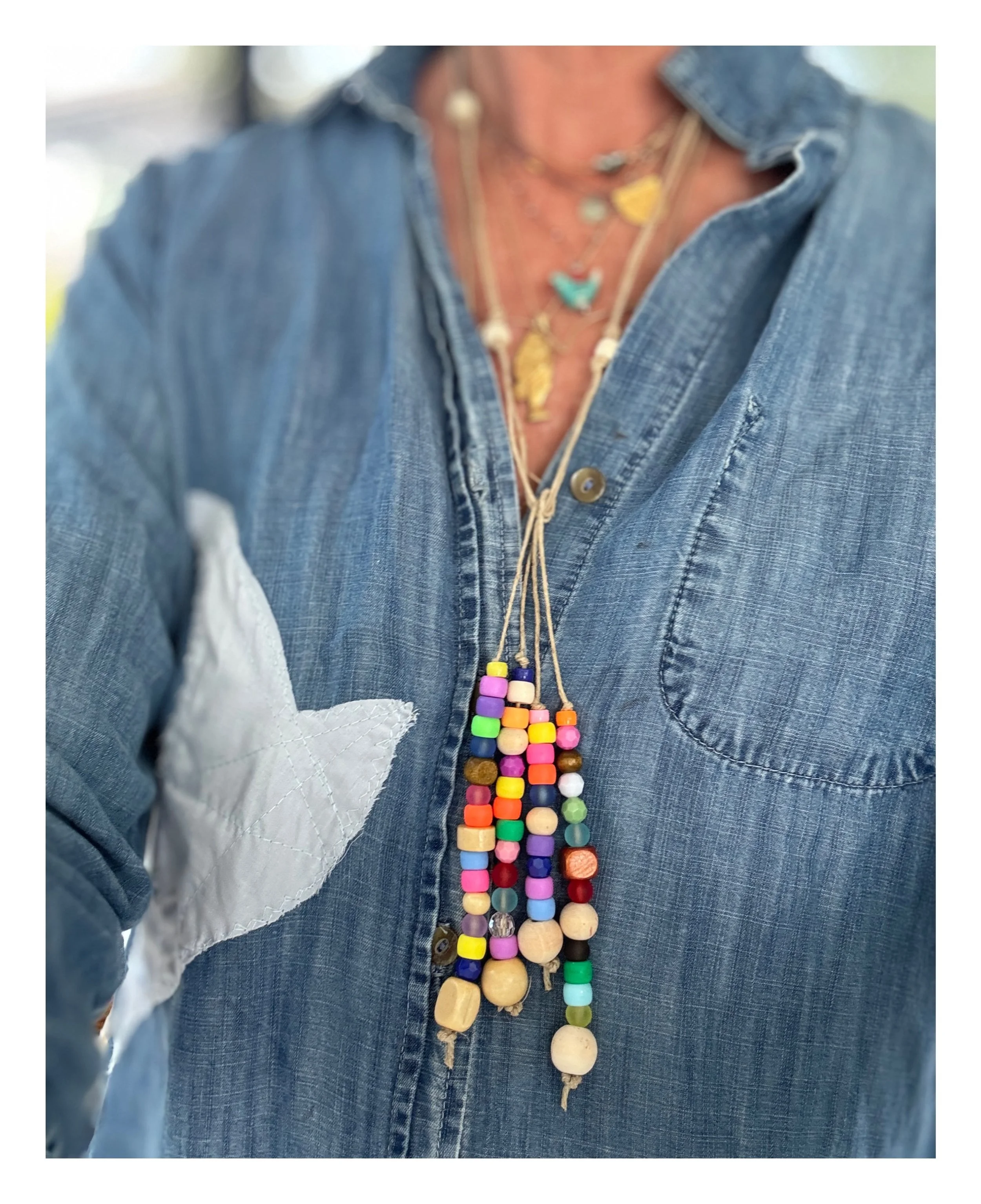 Finished this colourful nugget of a piece last night - the bits and bobs in all arrays just make me HAPPY. What is it about COLOUR that&rsquo;s just not to LOVE? 
💙🧡🩷❤️💛💜🤍🤎💚🩵