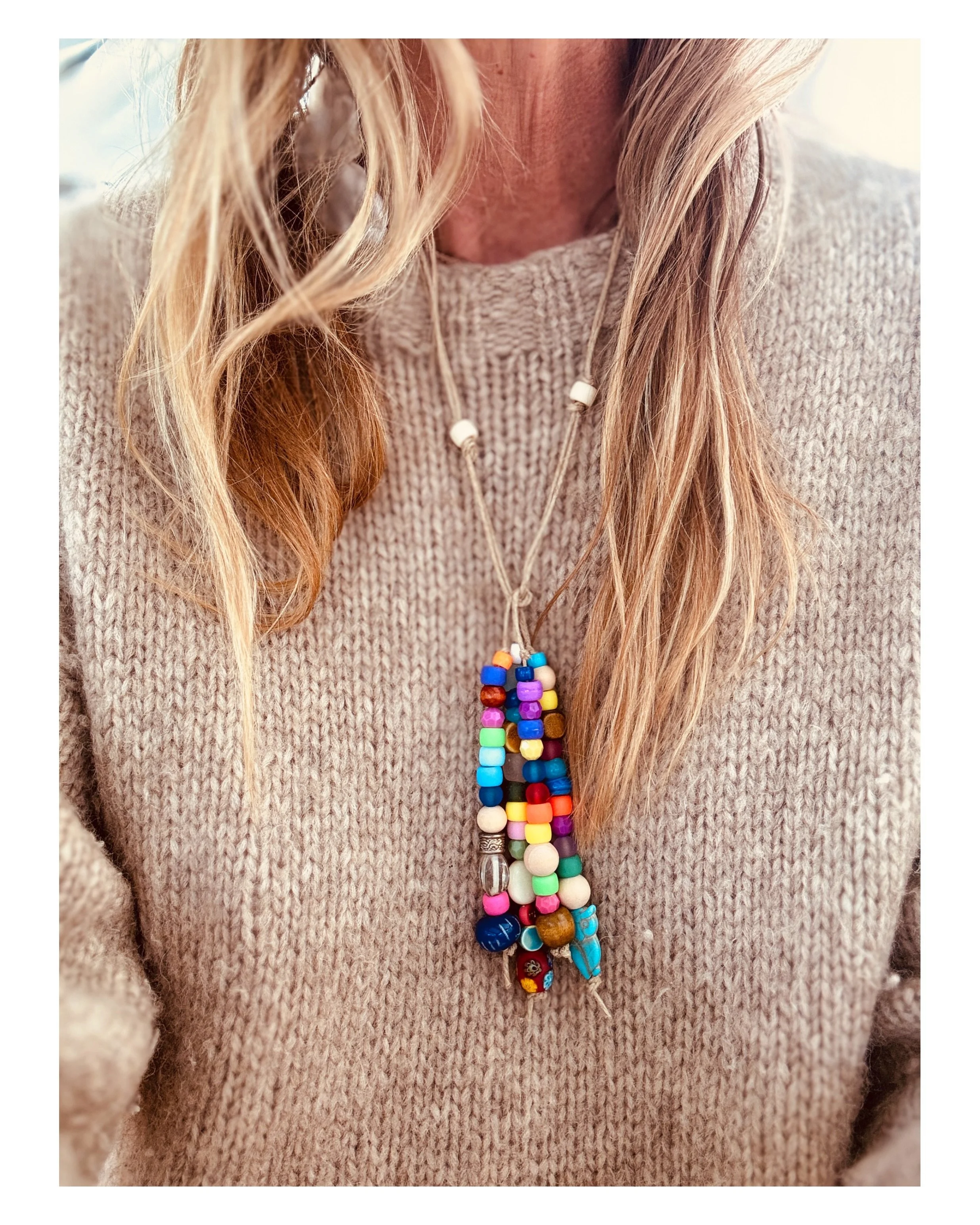 The Weekend necklace (sold) 💚🧡🩷💙🩵