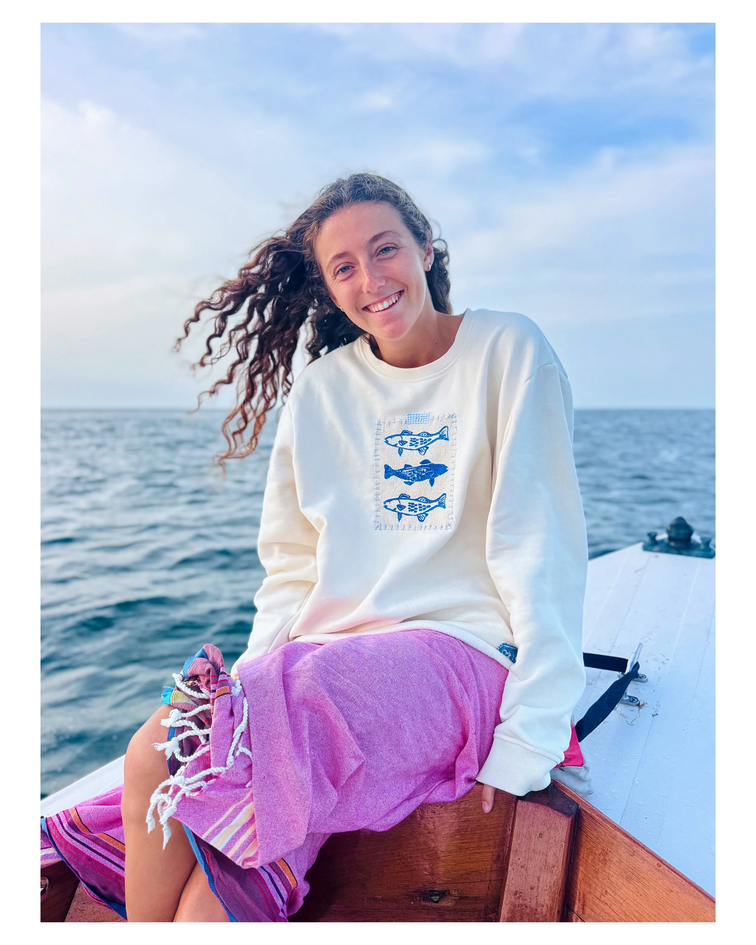 R&eacute;mys home from walking the Camino and back on sea level again!!! This photo was taken just the other day and it made me think about the beautiful creative - Ellen Stryker - who made the gorgeous sweater she is wearing&hellip; we both love ☀️?