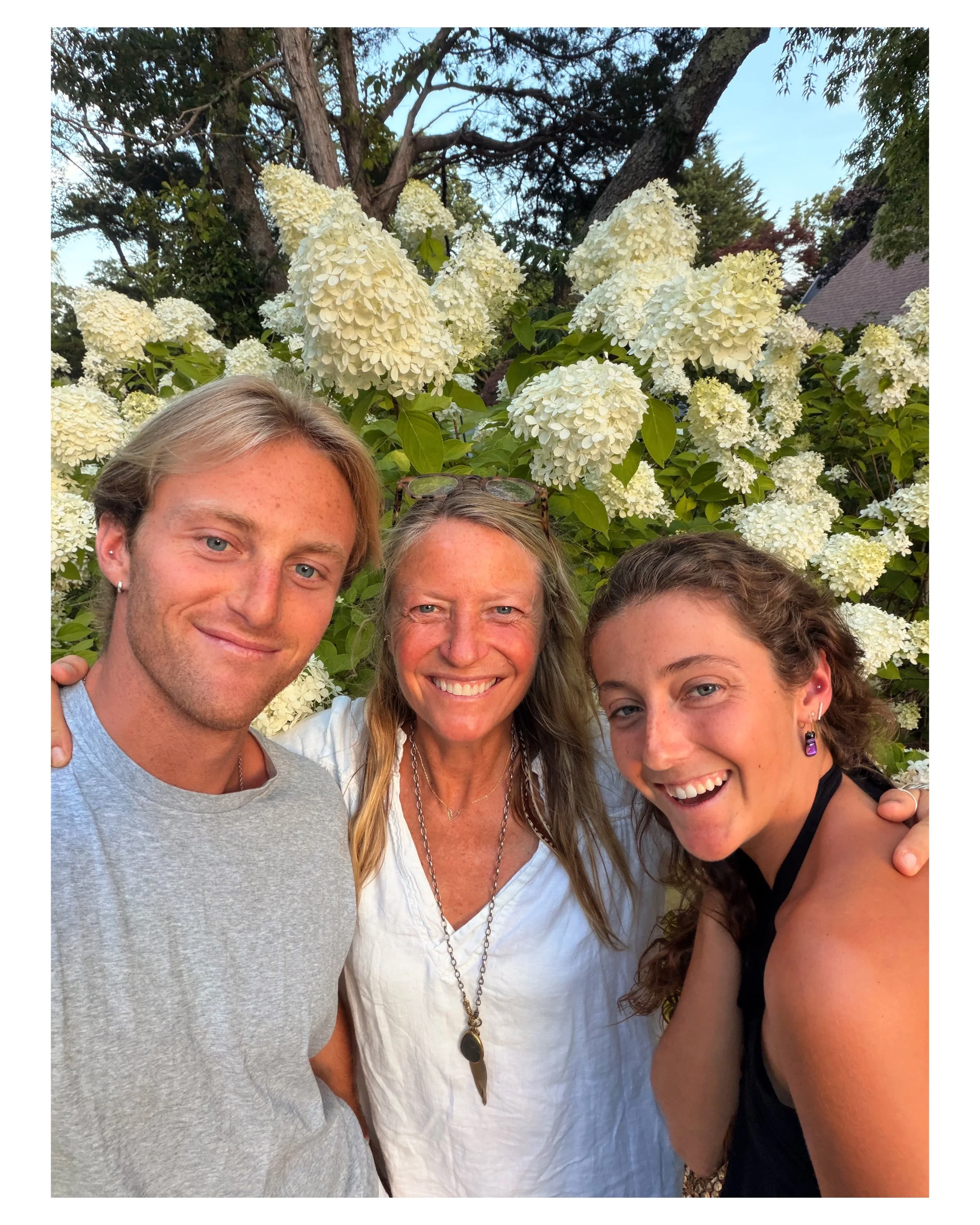 Reunited and it feels SO GOOD! 🥰❣️🌸☀️🌊 🎶 🎵 🎶