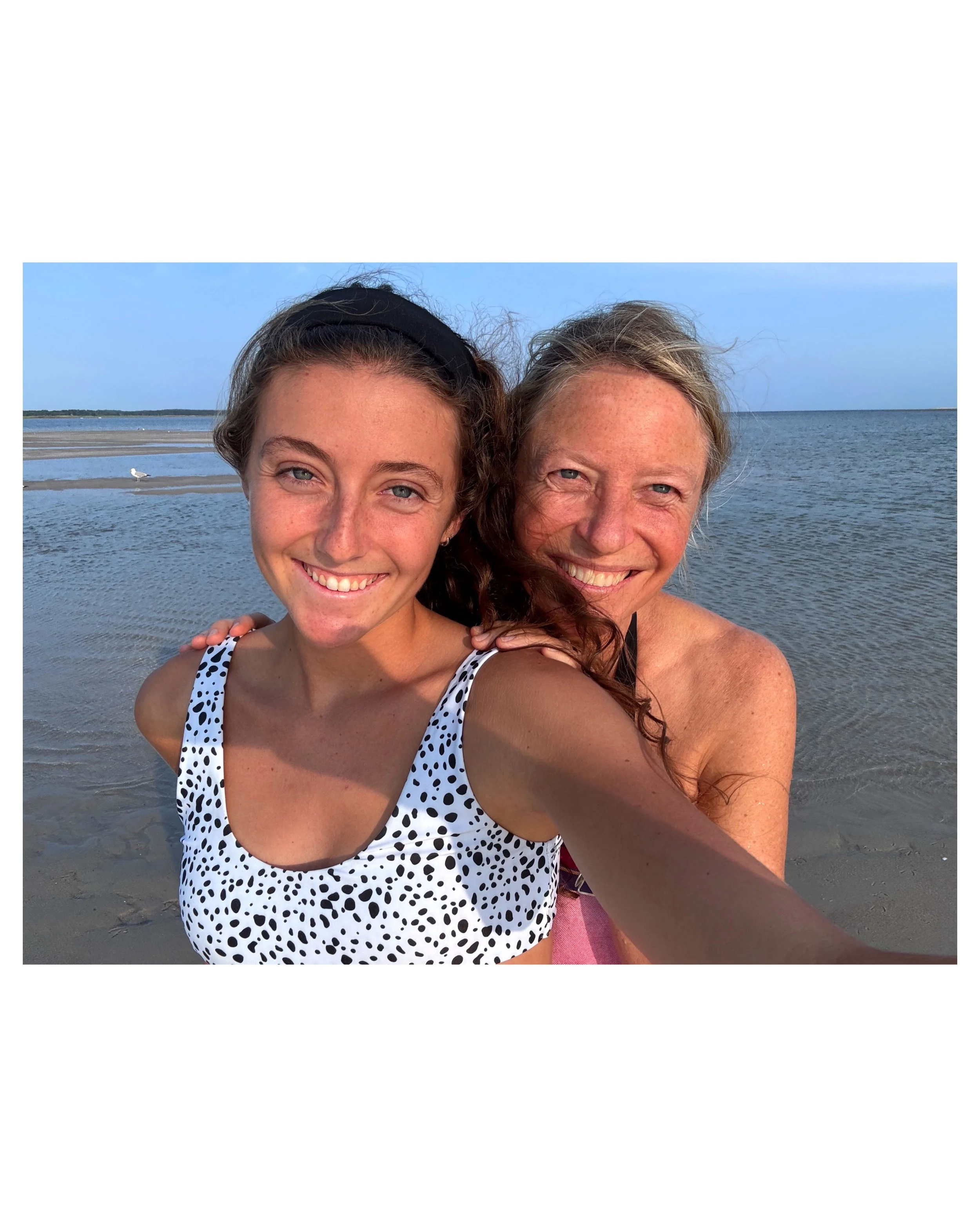 August&hellip; a whirlwind time of family❣️, friends, 👫 sand + sea 🌊, bonfires 🔥 , clamming 🐚 , farm stands 🍅 💐cooking 👨&zwj;🍳, long walks, swimming 🏊&zwj;♀️, exploring, shell 🐚 + rock 🪨 collecting, - and lots of dishes + laundry too - all
