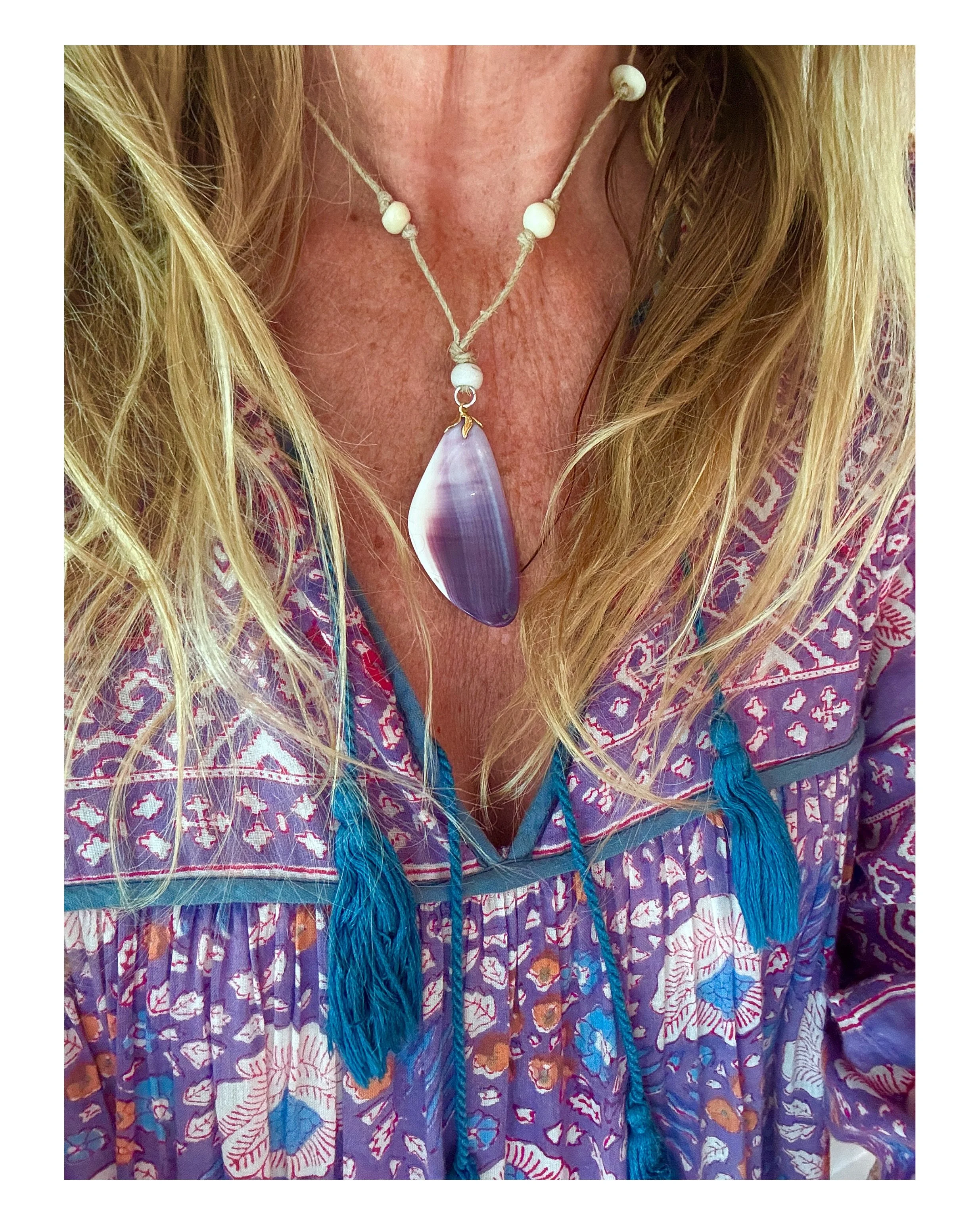 Wampum necklace strung with shell and bone beads and can be worn both ways &hellip; love love the simplicity of this piece and the deep color of the smoothed down shell fragment 🌊🐚 💜 - this piece is called,

EDGE of the SEA

✨

✨

✨

#beachjewelry