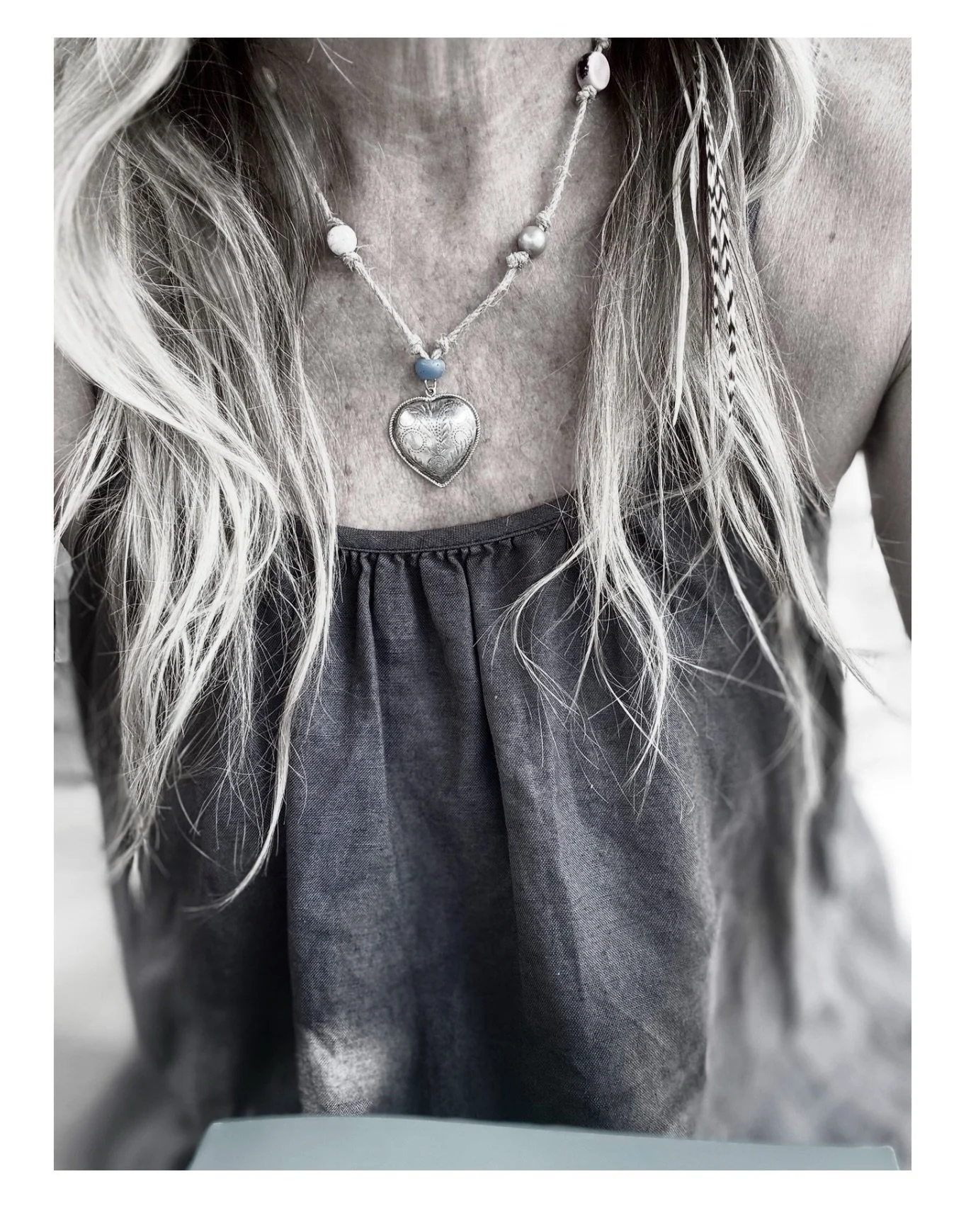 Always always drawn to hearts&hellip; heart rocks, heart signs, seeing hearts in nature, working them into my jewelry, painting hearts and always signing my name with one&hellip; have a beautiful Tuesday - I woke up at 4am, put in a sweater 🥰 and sa